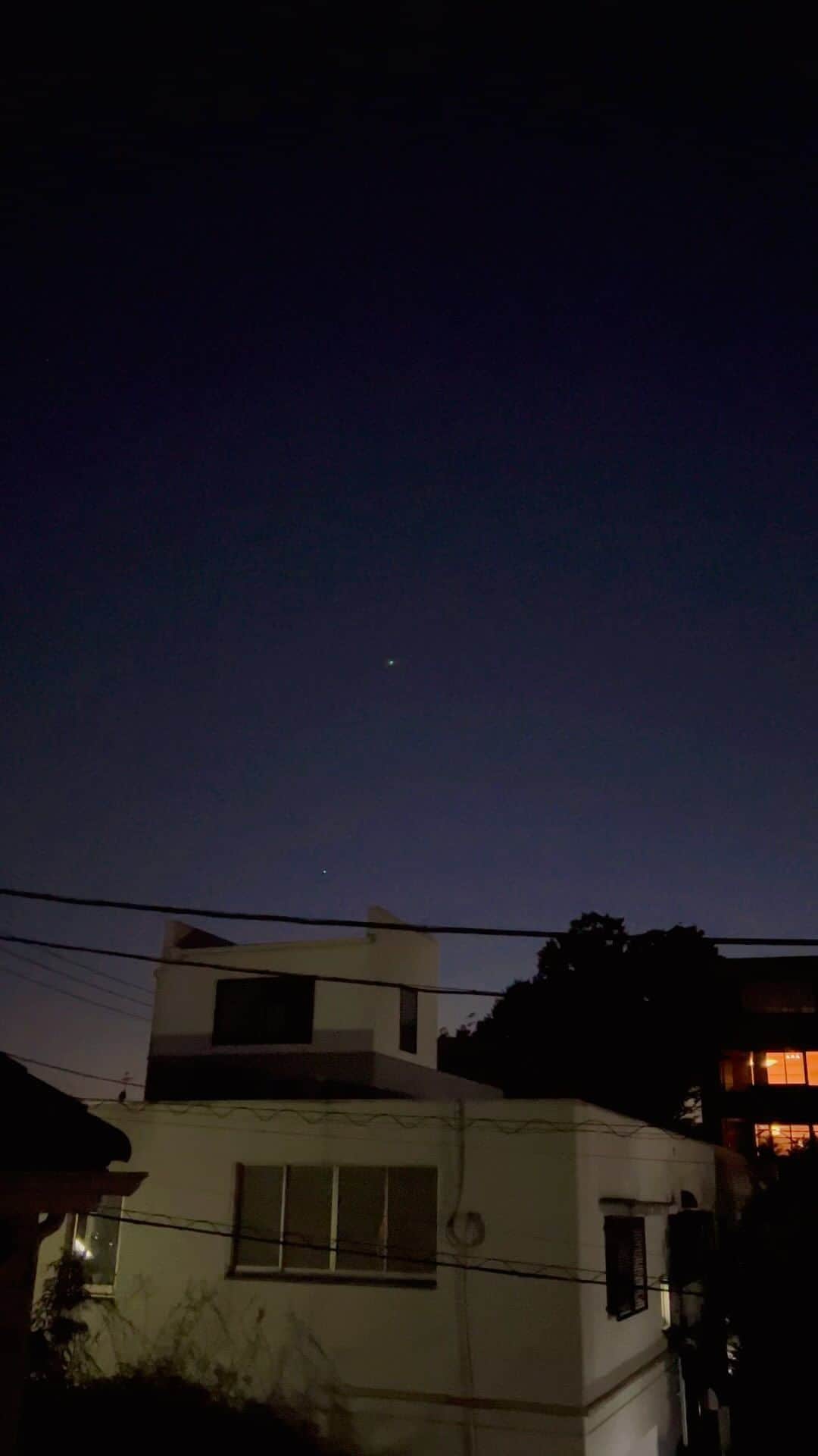 亀田誠治のインスタグラム：「⭐️一番星が綺麗な夕暮れです！ 今日はいいお天気で感じいいです！」