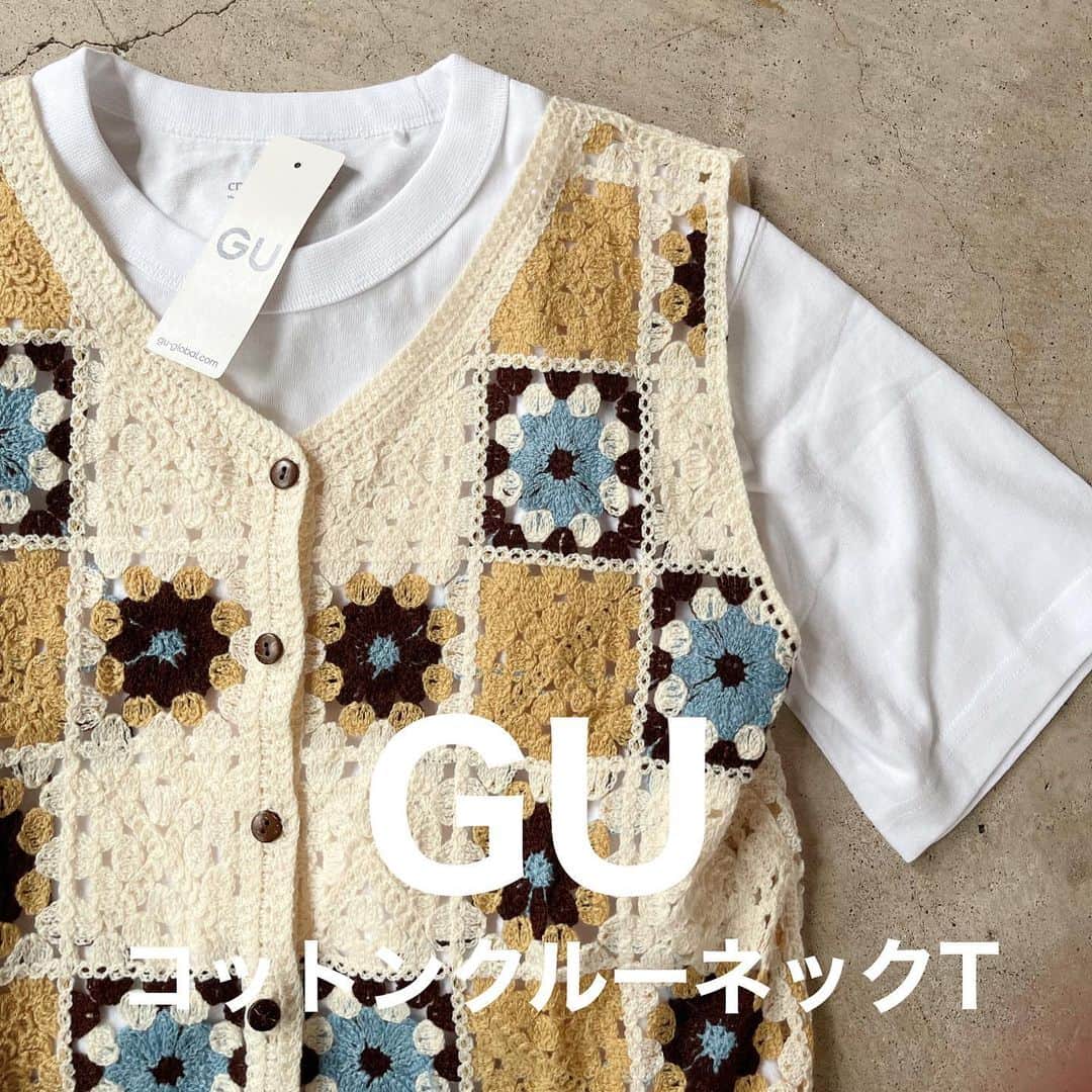 のインスタグラム：「、 @italietofrance_official ☜サブ垢。  ジーユー最新購入品と ¥1,500で買えるベストを合わせてみました🍉  TシャツはユニセックスのMサイズで 思ったより大きかったです🌿 ラフに着回すのにちょうど良さそうです◎  ベストは残り5個で完売終了です🔖 ブラウスバージョンも人気ですが こちらのベストも可愛いです。 よろしくお願いします💨  @italietofrance  ✔︎サマーセール開催中  ¥1,500で買えるベスト☞イタフラ デニムパンツ☞UNIQLO プリーツパンツ☞しまむら  #GU#GUコーデ#gu購入品 #gu購入品レポ #ジーユー#ジーユー購入品 #ジーユーコーデ #ジーユーマニア #gu_for_all #UNIQLO#ユニクロ#しまむら#しまむら購入品 #しまむらパトロール #しまむらコーデ #zara #ザラ#grl#グレイル #モデル募集#アンバサダー募集 #鹿屋#鹿屋市#鹿児島#鹿児島セレクトショップ #真似しやすいコーデ #脚を出さないコーデ #足を出さないコーデ #プチプラコーディネート #ソフトコットンクルーネックt」