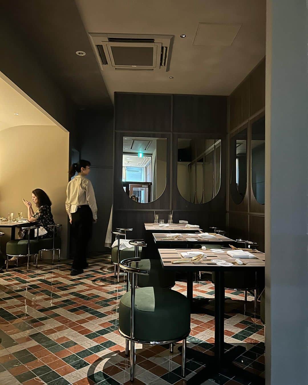 実緒さんのインスタグラム写真 - (実緒Instagram)「.  こないだメキシコ🇲🇽料理の A9さん行ってきた💭 @a9_ebisu   初めてメキシコ料理食べたけど、 全部美味しかった！！ 店内の雰囲気も良いから映える🤭  🌟最近の美容↓  髪の毛は安定のけんさんに💇🏼‍♀️ 今付けてるエクが持ちもいいしまじでサラサラなの！！ 一回試してみて欲しい✊🏼✊🏼 @ken11rollen   マツエクはいつもお世話になってる @kamiyama_rei さんに🤍 私の大好きなデザインにしてくれる✨  いつも有難う御座います。  .  #メキシコ料理 #メキシコ料理店 #マツエクボリューム #ギャル #ギャルメイク #ギャルコーデ #ギャル系 #ぎゃる #強めメイク」6月16日 20時07分 - bunbun___mio