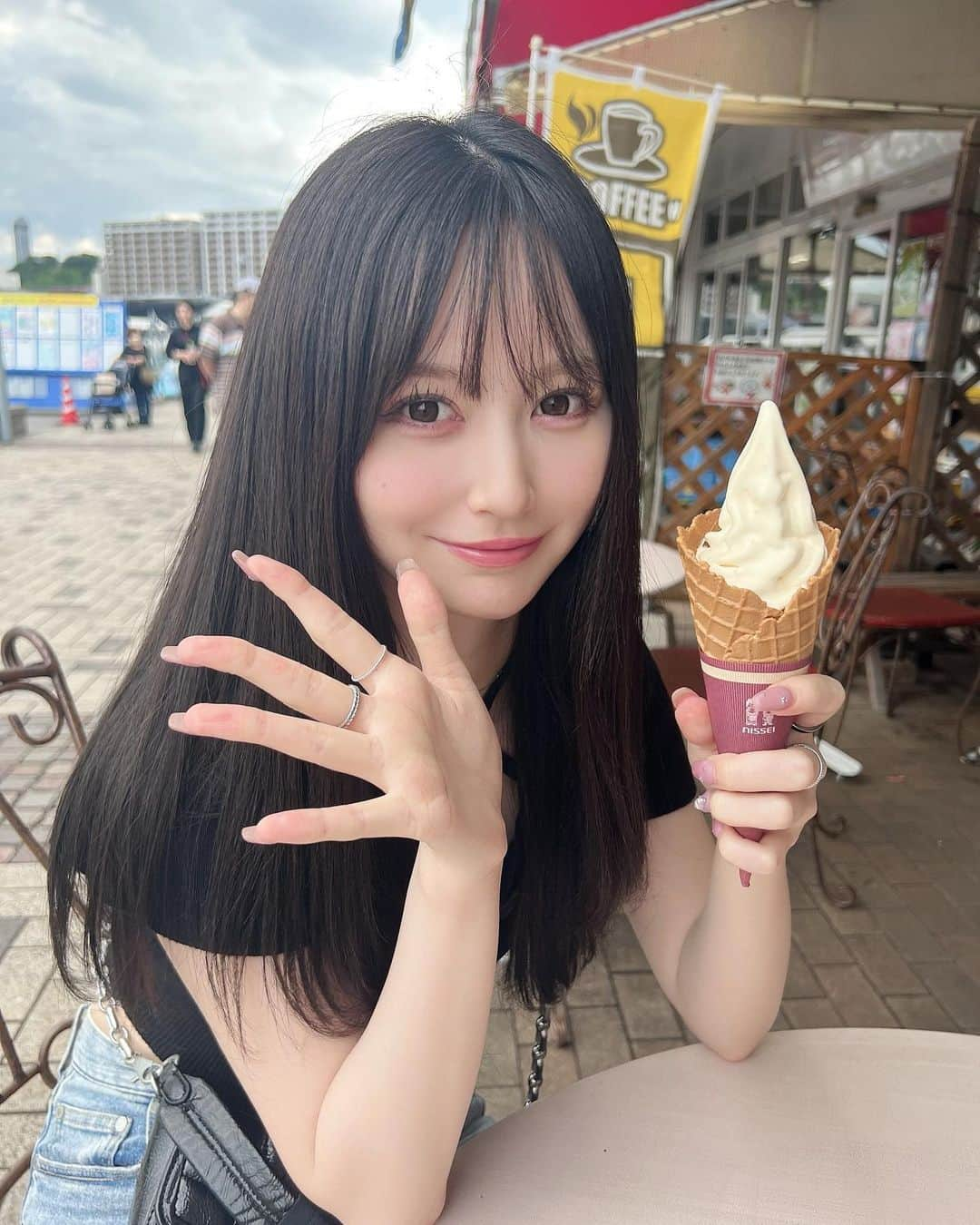 山本望叶さんのインスタグラム写真 - (山本望叶Instagram)「夏はアイスがいいよねっ🍦」6月16日 20時20分 - mikana.yamamoto