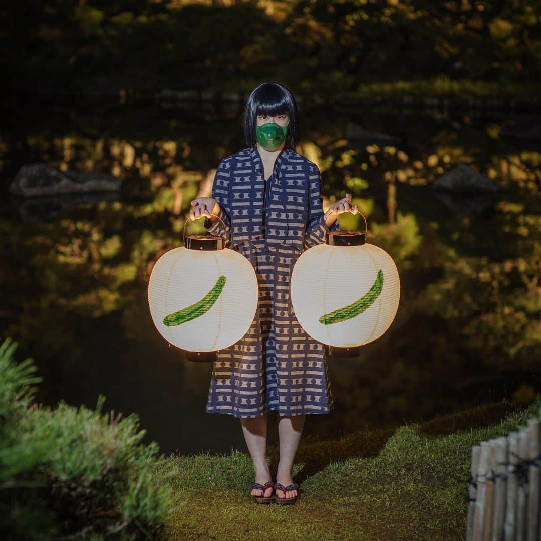 柳川藩主立花邸御花 | Yanagawa Ohanaさんのインスタグラム写真 - (柳川藩主立花邸御花 | Yanagawa OhanaInstagram)「奇怪夜行 〈伝統工芸×文化財〉妖怪の描かれた提灯を展示するアートイベント🏮 ⁡ 今回のテーマは「河童（かっぱ）」 ⁡ 堀割が街中に張り巡らされる水の都、柳川では、かっぱへお供え物（たこ人形）を作る文化があったり、かっぱが苦手なひょうたんをお守りとして身につけたり。 ⁡ 「かっぱ」は身近な妖怪であることから、今年のテーマに決まりました。 ⁡ そして…今年の奇怪夜行では御花に不思議と受け継がれてきた「河童の手」も登場いたします🥒 ⁡ ■妖怪と一夜を過ごす！？妖怪ルームを期間限定で販売 ⁡ 妖怪好きの方にたまらないとご好評いただいた、妖怪提灯の作品を一夜独り占めできる妖怪ルーム。 本日より、 1日2 部屋限定で販売開始いたしました！ ⁡ 蒸し暑い夏の夜、妖怪提灯が不気味に灯るお部屋で背筋を凍らす体験をお届けします。 ⁡ 妖怪ルームがバージョンアップ👻 さまざまな「妖怪本」も楽しめるお部屋になりました！ ⁡ 妖怪ルームには、妖怪・河童をテーマにした文喫セレクトの本をご用意しております。 ⁡ ■特典 ・客室にあるお好きな妖怪の本1冊 ・文喫ギフトチケット ・伊藤権次郎商店さんイベント限定ミニ提灯 ⁡ 伊藤権次郎商店さんの作る妖怪提灯は、基本的には非売品となっております。このイベント限定で手に入れられる妖怪のミニ提灯をこの機会にぜひゲットしてください✨🏮 ⁡ ■奇怪夜行 かっぱ かっぱ かっぱ まだ日本にいるみたい ⁡ 開催日:2023年8月毎週金/土/日 4日(金) 5日(土) 6日(日)  11日(金) 12日(土) 13日(日)  18日(金) 19日(土) 20日(日) ⁡ 時間:18:00〜21:00(最終入場 20:30) ⁡ 会場:柳川藩主立花邸 御花/立花家史料館 ⁡ #fukuoka #柳川藩主立花邸御花 #御花#柳川#yanagawa  #料亭旅館#福岡旅館#夏祭り #日本料理#福岡料亭#柳川旅行 #九州旅行#福岡旅行#文化財ホテル #kyushu#japan#文化財#奇怪夜行 #妖怪#youkai#柳川イベント#福岡イベント #夜間拝観#夏のイベント #福岡夏祭り#福岡祭り#妖怪イベント #久留米絣#八女提灯#伝統工芸 ⁡ Photo @yuichirow650   @crafcult  @ai__moriyama  @chochinkozo_8  @tachibanamuseum  @mune_gin_rai」6月16日 20時21分 - tachibanateiohana