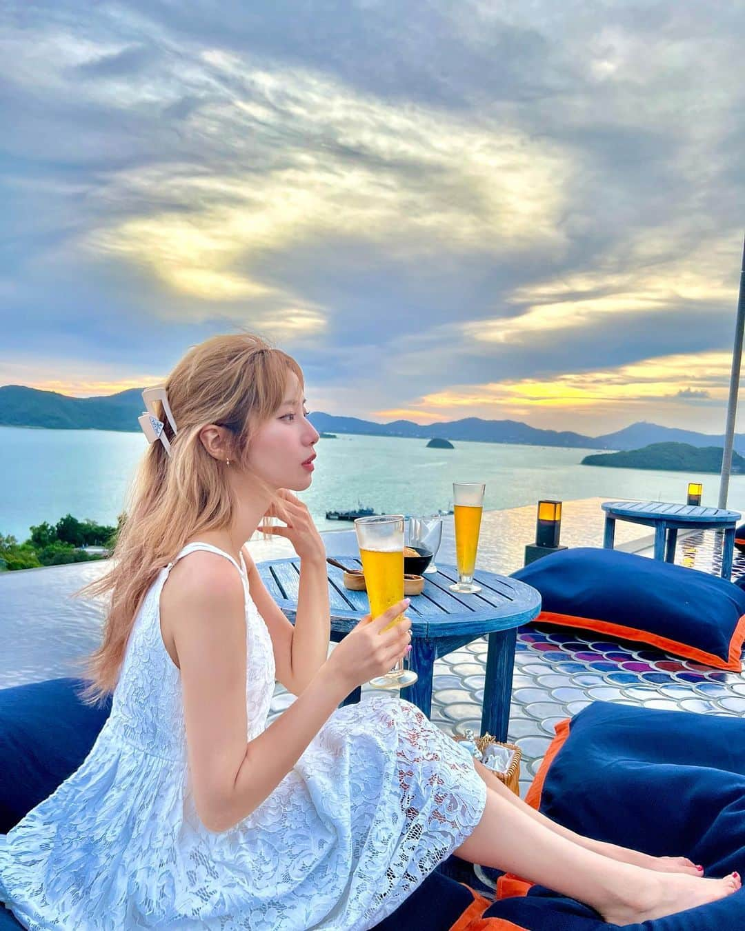 内藤理沙のインスタグラム：「早くまた海外行きたい✈️🩵 最高のホテルだったなあ🥹🫶  #phuket #プーケット #プーケット旅行 #sripanwa #sripanwaphuket #思い出pic」