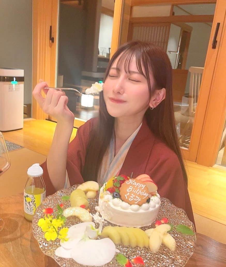 名取くるみさんのインスタグラム写真 - (名取くるみInstagram)「お誕生日迎えました！ 沢山のお祝いメッセージありがとうございます。本当に嬉しい〜🫧 一つ一つ読んでいます！  自分らしさを忘れずに成長できる年にしていきたいと思います。  よろしくね🥰」6月16日 20時54分 - _miru960616