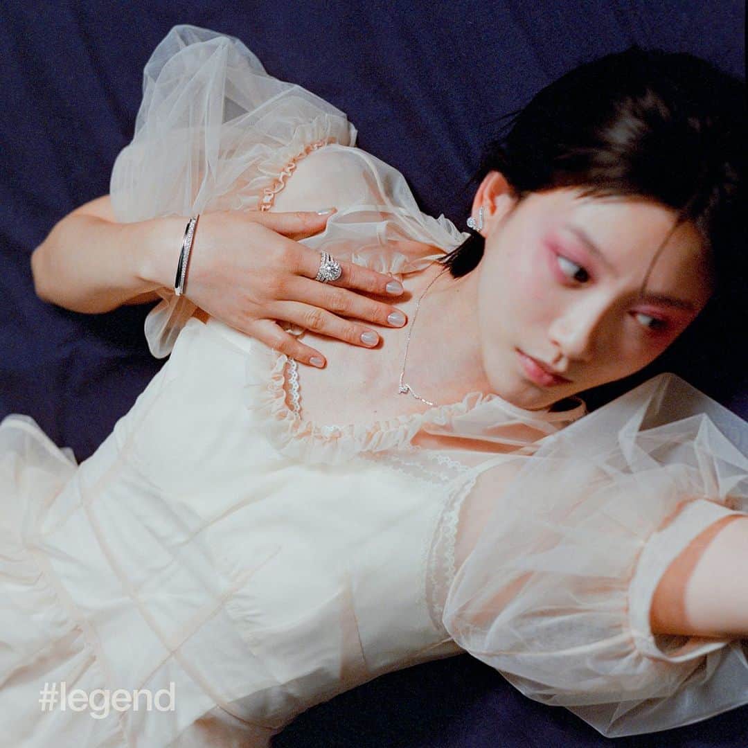 I.T IS INSPIRATIONさんのインスタグラム写真 - (I.T IS INSPIRATIONInstagram)「Hearts on Fire  Setting hearts ablaze and giving us fashion inspiration at the same time, Angela Yuen is on everyone’s radar for her bold and charismatic performances. Often spotted on red carpets, the British-born Hong Kong actress and model was recently nominated for the Golden Horse Awards and Hong Kong Film Award for her role as “Candy” in “The Narrow Road”.  Learn more via the link in bio.⁠  Creative concept and production: #legend @hashtag_legend⁠ Photographer: Tmt @tmt.t ⁠ Photographer assistant: Tom Tong @t0m_t0ng⁠ Videographer: Wuhosun @wuhosun ⁠ Stylist: Perpetua Ip @runwildrun ⁠ Styling assistant: Silver Ng @ngsze.ching⁠ Hair: Cooney Lai @hairby_cooney ⁠ Makeup: Jenny Shih @jennyshih_ ⁠ Jewellery: @heartsonfire⁠ Wardrobe: @_aje_, @ceciliebahnsen, @simonerocha_ & @shushu_tong  #ITHK #ITeSHOP」6月16日 21時10分 - ithk