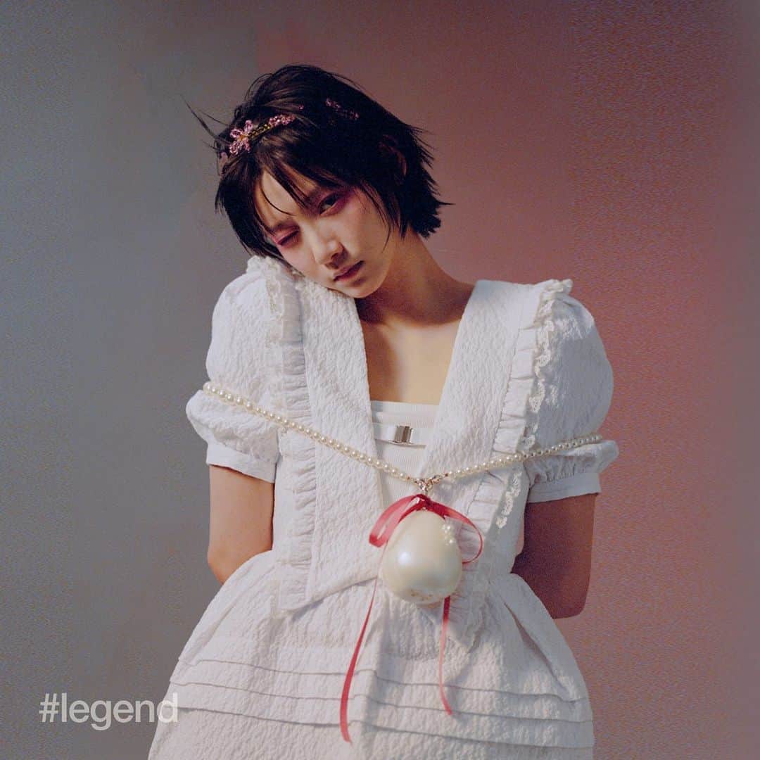 I.T IS INSPIRATIONのインスタグラム：「Hearts on Fire  Setting hearts ablaze and giving us fashion inspiration at the same time, Angela Yuen is on everyone’s radar for her bold and charismatic performances. Often spotted on red carpets, the British-born Hong Kong actress and model was recently nominated for the Golden Horse Awards and Hong Kong Film Award for her role as “Candy” in “The Narrow Road”.  Learn more via the link in bio.⁠  Creative concept and production: #legend @hashtag_legend⁠ Photographer: Tmt @tmt.t ⁠ Photographer assistant: Tom Tong @t0m_t0ng⁠ Videographer: Wuhosun @wuhosun ⁠ Stylist: Perpetua Ip @runwildrun ⁠ Styling assistant: Silver Ng @ngsze.ching⁠ Hair: Cooney Lai @hairby_cooney ⁠ Makeup: Jenny Shih @jennyshih_ ⁠ Jewellery: @heartsonfire⁠ Wardrobe: @_aje_, @ceciliebahnsen, @simonerocha_ & @shushu_tong  #ITHK #ITeSHOP」