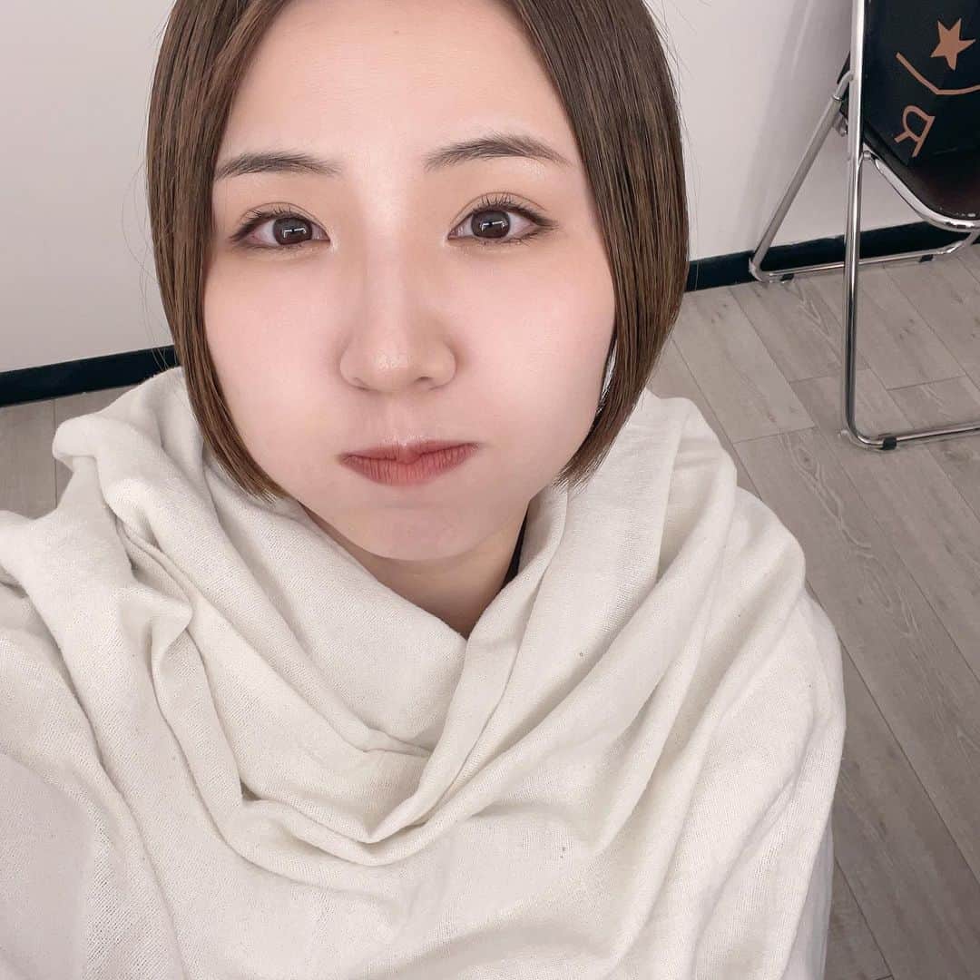 阿部真央のインスタグラム：「撮影してました📷とっても素敵なので楽しみにして頂けると嬉しいです☺️」