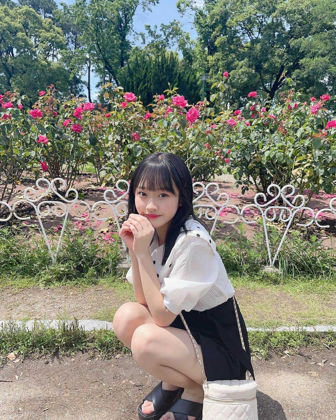 西野心桜さんのインスタグラム写真 - (西野心桜Instagram)「お花きれいだった🌼   #鶴舞公園  #アイドル  #女子中学生  #09  #jc2  #西野心桜」6月16日 21時27分 - o2_cocoro