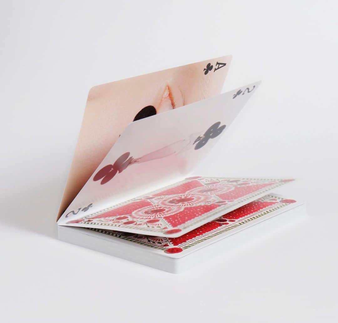 吉田ユニさんのインスタグラム写真 - (吉田ユニInstagram)「NOW IN STOCK! @seoulmuseum   韓国の個展のために制作した新作🃏 全てのカードを写真で撮影して作っています。 (日本での発売はまだ未定ですがまたお知らせします☺️) ●PLAYING CARDS BOOK  (To be used as a book, or alternatively, torn into large cards.) ●PLAYING CARDS ●YUNI YOSHIDA WORKS 2007-2019」6月16日 21時20分 - yuni_yoshida