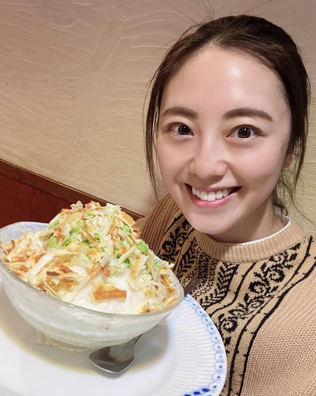 沢井美優のインスタグラム：「YouTube更新しました☺️🍧✨ 良かったらご覧ください💛 ストーリーズからリンク飛べます🔗👼  #沢井はかき氷です #🍧  #かき氷 #かき氷大好き  #かき氷は人を幸せにする #🧡　 　 #笑顔溢れる毎日を  #明日もきっと素敵な一日 #🍀」