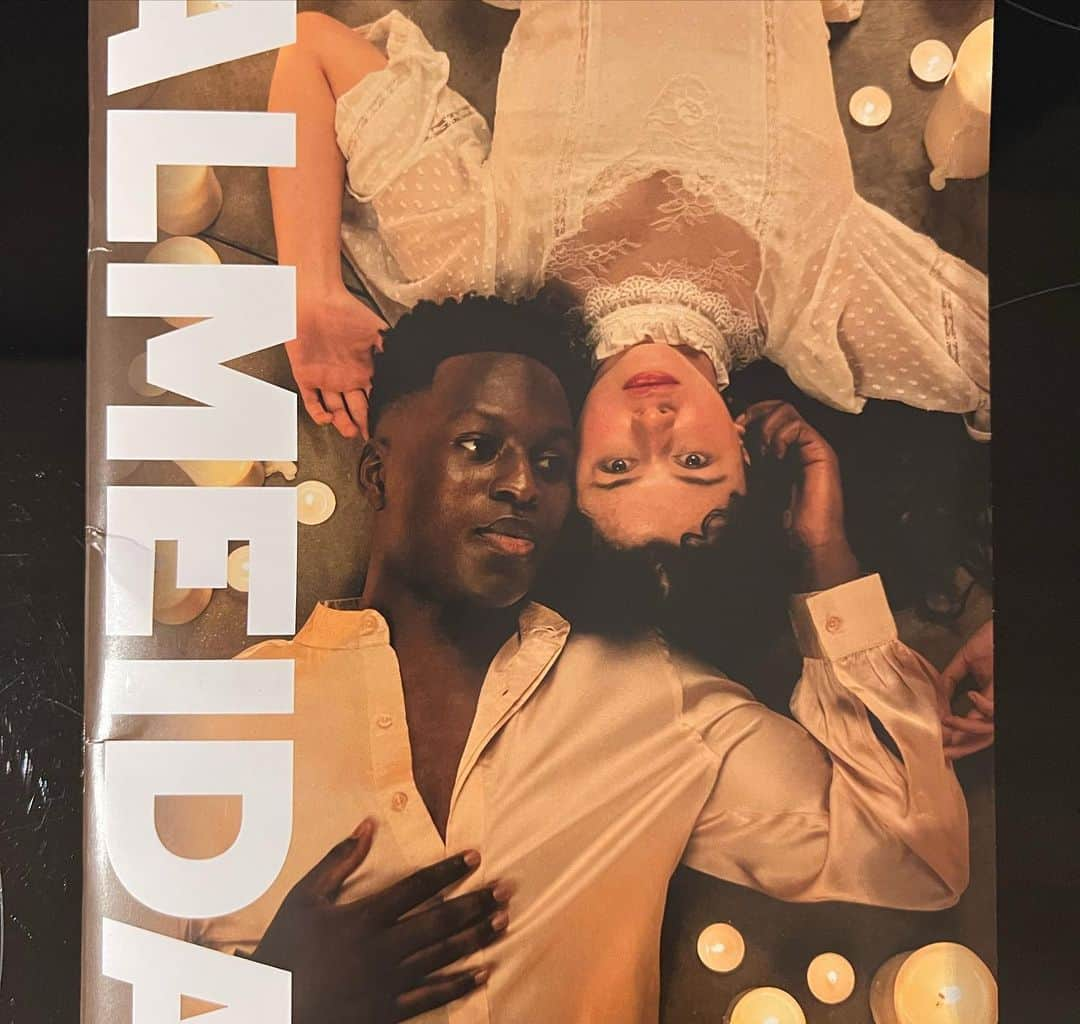 ベラミー・ヤングさんのインスタグラム写真 - (ベラミー・ヤングInstagram)「Oh my stars in heaven.  Words can hardly convey my gobsmacked gratitude to absolutely everyone who came together to create the GLORIOUS production of #RomeoAndJuliet currently at @almeida_theatre in #London. Yes, as a #TedLasso fan, I went to see @toheeb.j 's Romeo (which  is as surprisingly radiant as you might dream), but every element of this production perfectly hits the mark. The actors, the direction (& choreography!) ( #RebeccaFrecknall I bow DOWN), the sound design, the lighting, even the Almeida staff: everything comes together for such a moving, memorable night. Thank you, each of you, with all my heart.  And whoever is in the #UK, get there if you can. It's the production of a lifetime. 🎭🤩❤️🔥🎉」6月16日 21時46分 - bellamyyoung