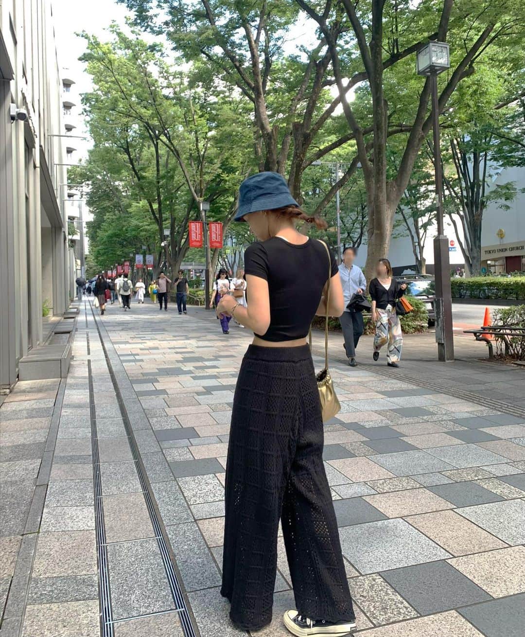 馬渕真由子さんのインスタグラム写真 - (馬渕真由子Instagram)「何年も、それはもう何年も前に買ったピアスをまた気分でたまに付けてます。チラッと見えるくらいが可愛いよねと思ったり。  夏になるとなぜか黒い服着たくなるんですがその心は一体なんなんでしょう😶」6月16日 21時53分 - mabchi.mayuk