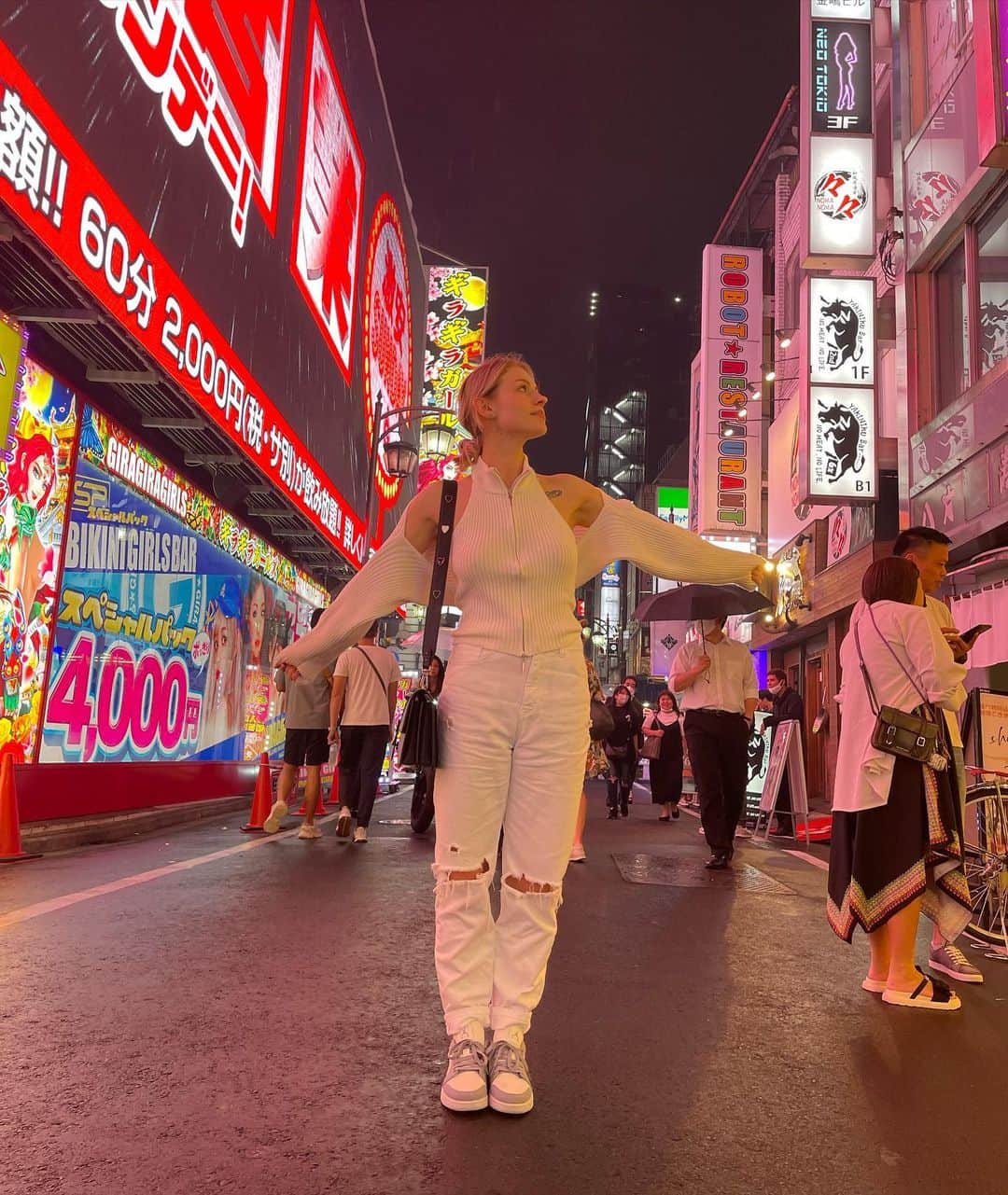 アンゲリーナ・クチヴァルスカのインスタグラム：「Once in Tokyo 🇯🇵❤️」