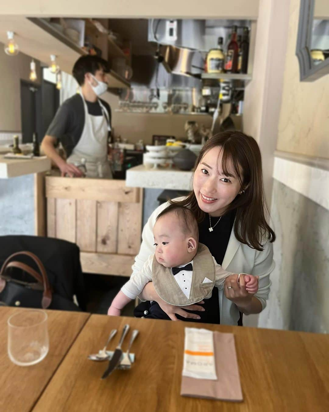 里口風子さんのインスタグラム写真 - (里口風子Instagram)「2ヶ月以上も前ですが、今更記録したくなってしまいまして。  春の入園式後、正装したコタさまを連れてお祝いランチ🍽️ @eucal_mitaka   ジブリの森美術館の向かいの通りにあって、路面1階の陽をたっぷり感じる場所。丁寧につくられた、キレイなお料理にいやされました🌱あらためて、お魚のお皿、お肉のお皿、両方楽しめて贅沢だなあ。ぜんぶぜんぶ美味しかった。  駅から離れているし、お店の外観もさりげなくて、まさに隠れ家レストランという感じ🐟  #eucal #ユーカル #三鷹ランチ #三鷹グルメ #吉祥寺ランチ #吉祥寺グルメ #子連れランチ #子連れレストラン #ジブリの森美術館」6月16日 21時56分 - fuuu_ko0716