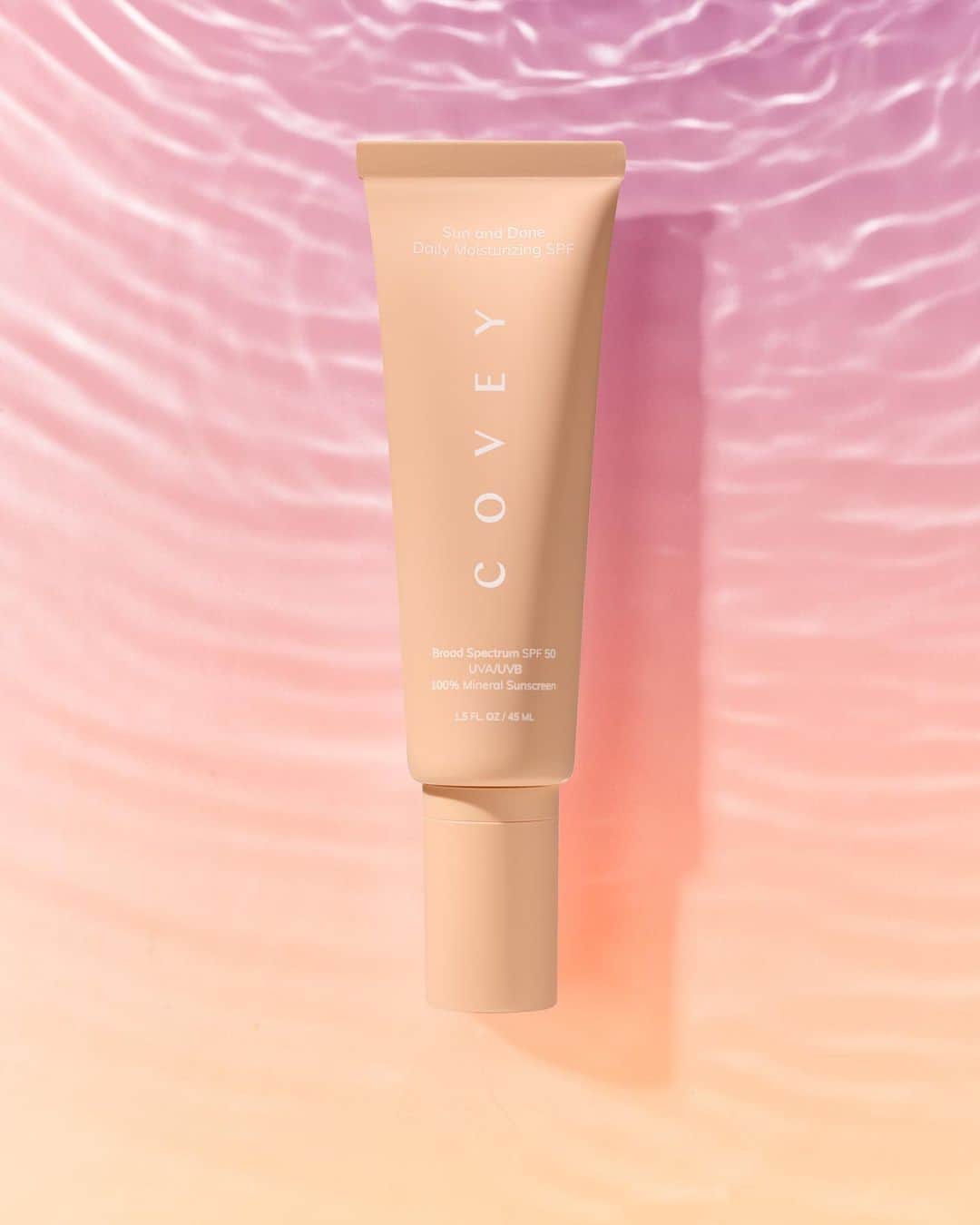 エミリー・DiDonatoのインスタグラム：「Introducing Sun & Done!🌤 our NEW powerful daily mineral sunscreen that offers optimal sun protection, moisture, and antioxidant boost - just one step and you’re Sun & Done! 😉  Unleash the power of our innovative formula, combining advanced SPF 50+ broad-spectrum protection with skin-loving ingredients.   Experience the perfect balance of sun protection, moisture, and anti-aging benefits all in one step!🧡  Available now at CoveySkin.com! #coveyskin」