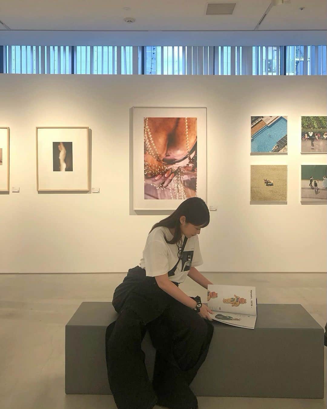 美月リカさんのインスタグラム写真 - (美月リカInstagram)「6/24に開催されるアートオークション『NEW 004』のオープニング・レセプションへ。  Keith HaringのアンディマウスやDavid Hockneyのスイミングプールなどの有名作から大竹伸朗や日本の現代アーティストの作品も沢山でありました🫡」6月16日 22時09分 - rika_miduki