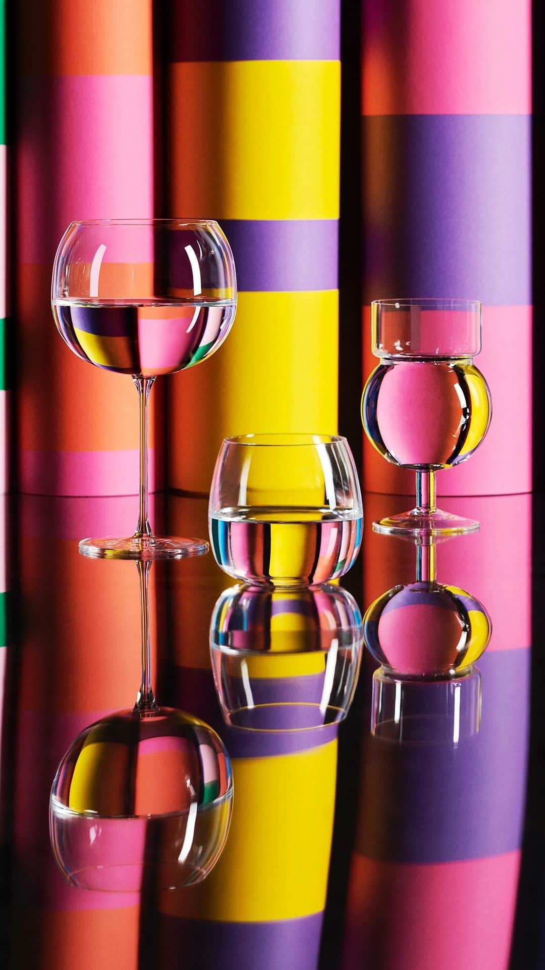 YOOX.COMのインスタグラム：「HAPPY HOUR Discover our chic tableware selection that sparks joy on #YOOX!」