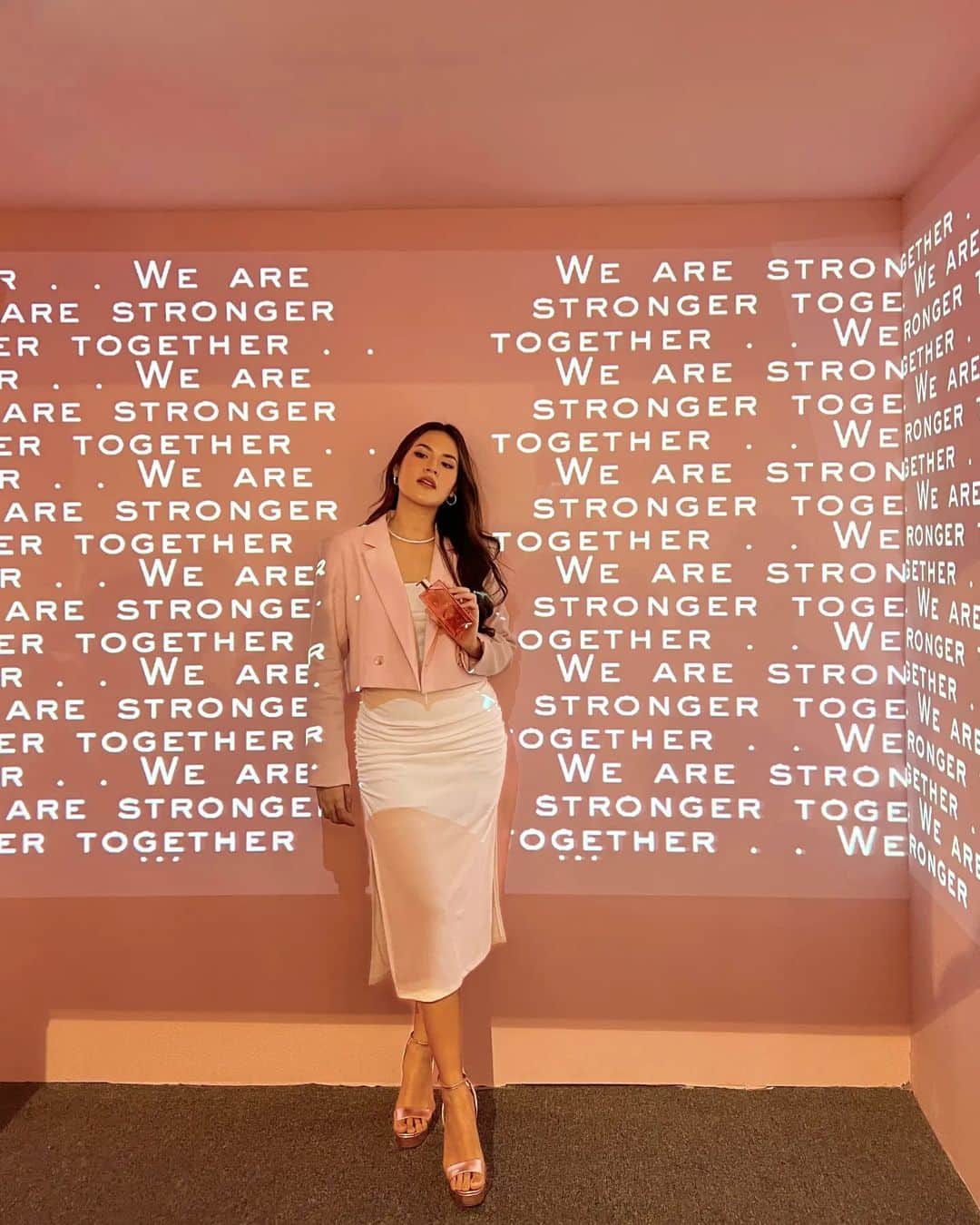 Raisa Andrianaのインスタグラム：「Aaaaa super happy akhirnya bisa hadir dan juga sharing di Talkshow "Be Your Own Idôle" di Lancôme Idôle House Pacific Place Mall Jakarta 15 Juni kemarin. 🥰  Idôle House Indonesia ini menjadi yang pertama hadir dan terbesar di Asia Tenggara, so you don't wanna miss it for the world. Make sure to give it a visit before it ends at 18 June 2023!   #LancomeID #WeAreIdoles」