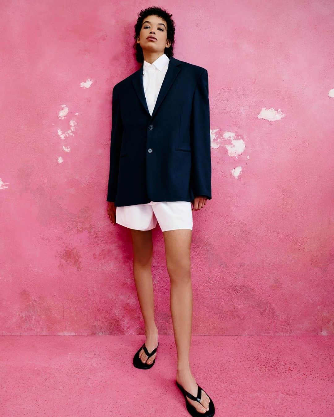 barneysnyofficialのインスタグラム：「From work to play. @therow」