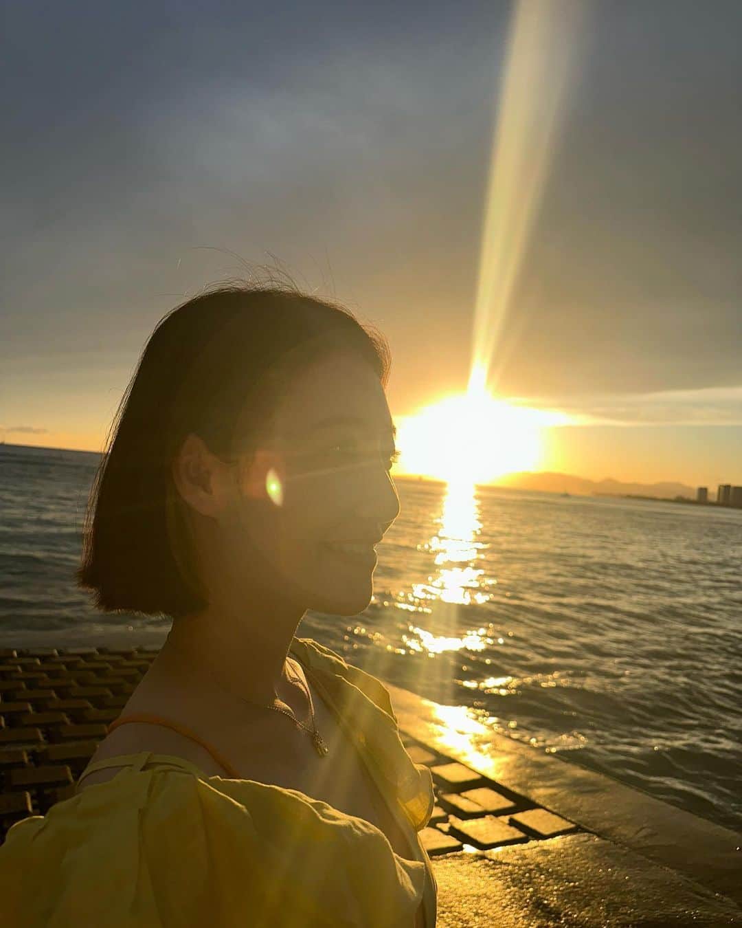 中西悠綺さんのインスタグラム写真 - (中西悠綺Instagram)「夕陽のパワー！🌅  人生には色々な季節があって、1日の中でも色々な感情に出会うわけですが、それは外ではなく常に内側で起きていること。Love yourself☀️  #hawaii #ハワイ #夏威夷 #sunset #夕陽」6月16日 22時26分 - nakanishi_yuuki