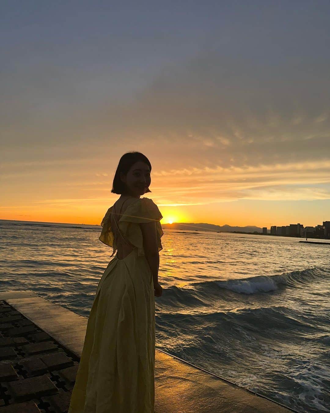 中西悠綺さんのインスタグラム写真 - (中西悠綺Instagram)「夕陽のパワー！🌅  人生には色々な季節があって、1日の中でも色々な感情に出会うわけですが、それは外ではなく常に内側で起きていること。Love yourself☀️  #hawaii #ハワイ #夏威夷 #sunset #夕陽」6月16日 22時26分 - nakanishi_yuuki