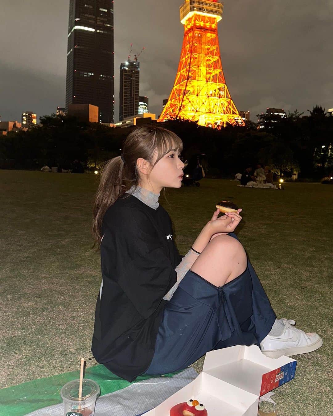 麻生果恩のインスタグラム：「友達のbirthdayお祝いした時の🥂♡」