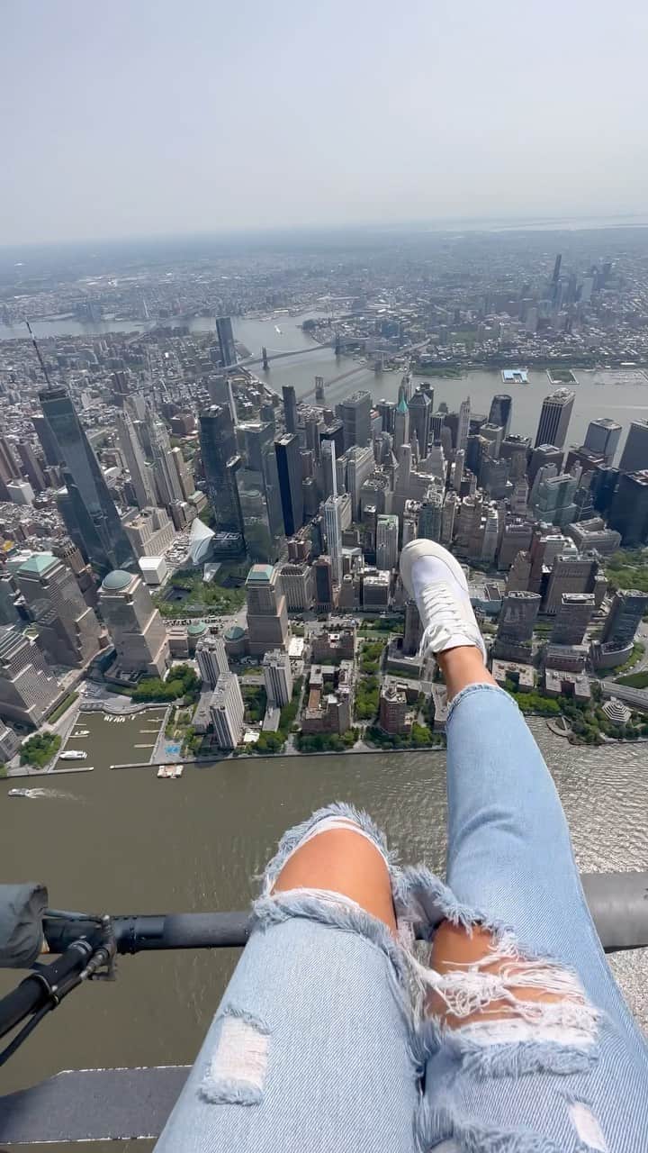 nyonairのインスタグラム：「Last night! 🚁✨   #reels #reelsinstagram #thingstodoinnyc #nyc #newyorkcity」