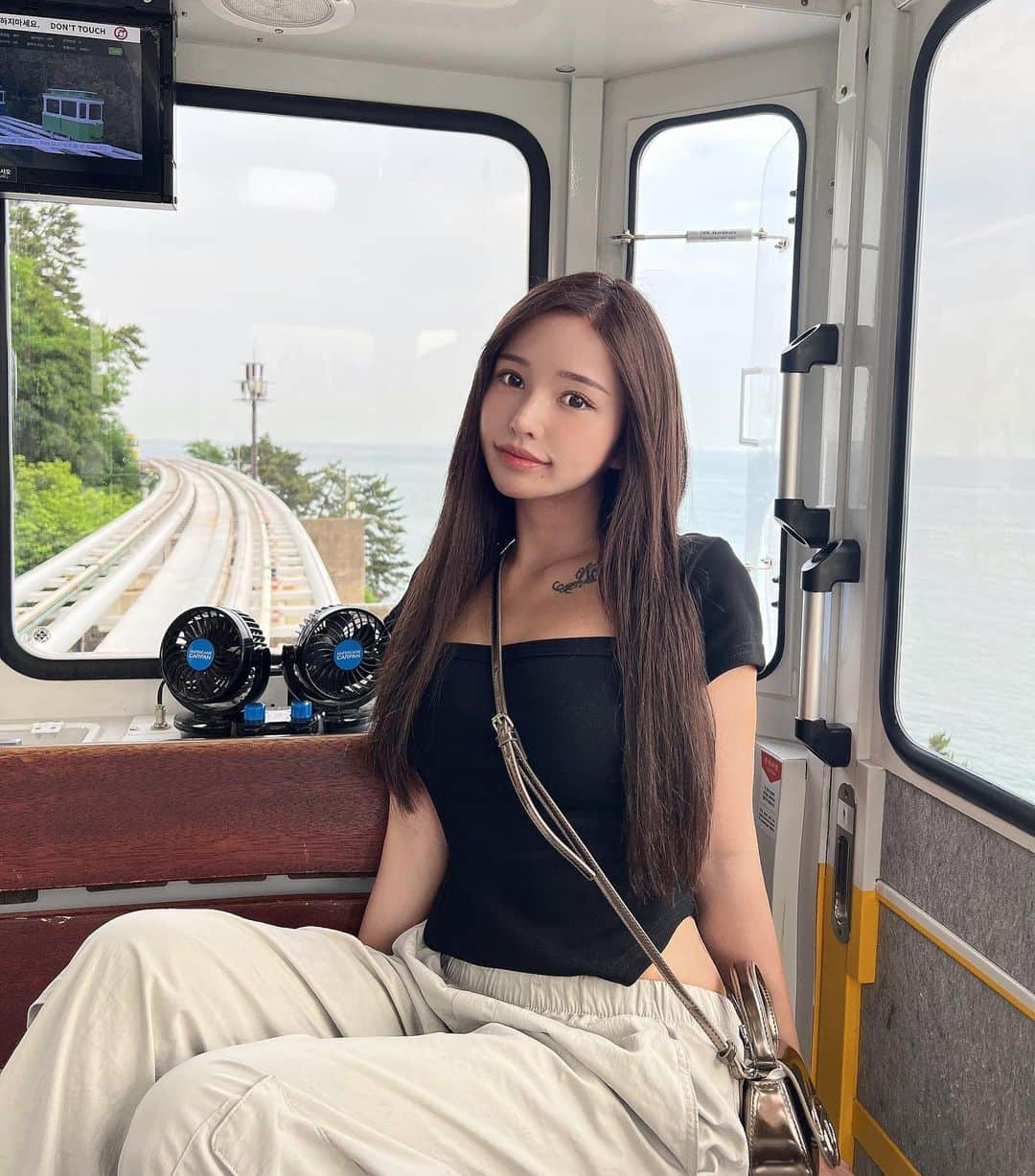 ゆりらっくまのインスタグラム：「やっと乗れた🚃💛#busan」