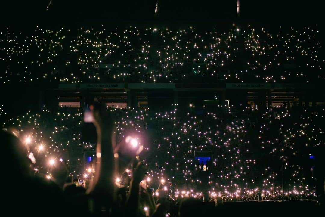 MUSEさんのインスタグラム写真 - (MUSEInstagram)「We love you Lyon. You were magical last night and we can’t wait to be back. 🎇  📸 • @theworkofjar」6月16日 22時47分 - muse