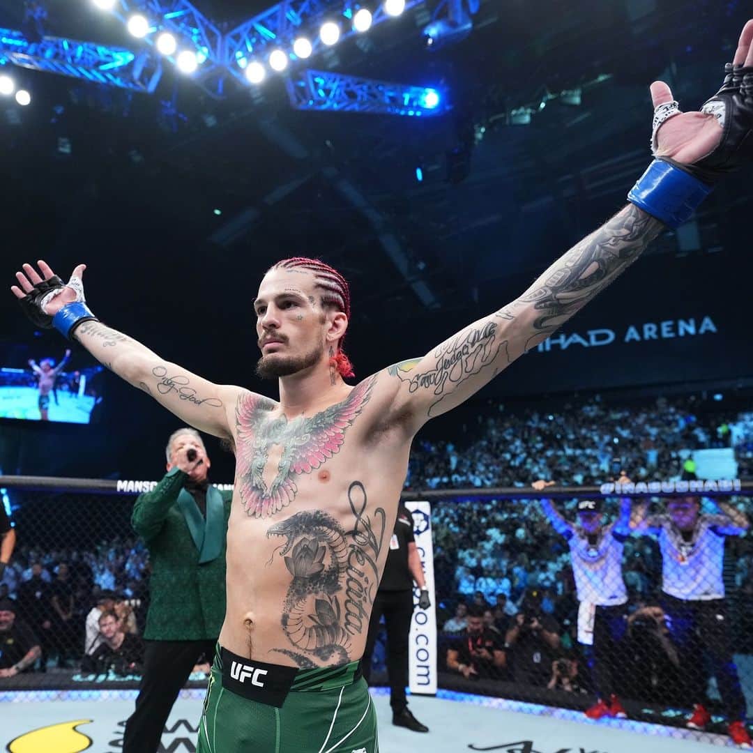 UFCさんのインスタグラム写真 (UFCInstagram)「BOSTON, we're ready to take over 😤🏆 