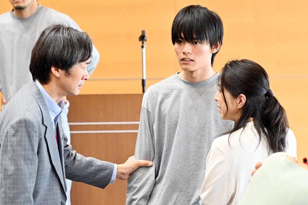 日向亘のインスタグラム：「‪☺︎‬ ペンディングトレイン9話ありがとうございました。  次週いよいよ最終回！  この長旅にも終わりが来るのか。。  世界は変えられるのか、最後まで見届けてください。  #ペンディングトレイン」