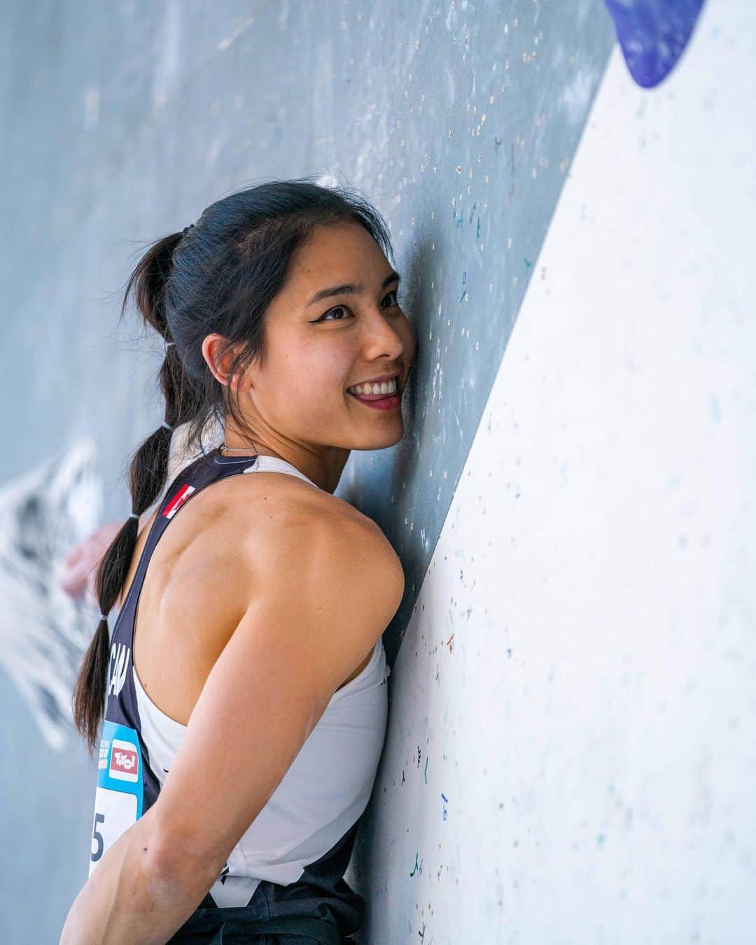 のインスタグラム：「My last ever Boulder World Cup and I enjoyed every moment out on those mats 🥰  I’ll still be trying to qualify for the Paris Olympics and my plan is to retire from comp climbing after that process.   Photo @lenadrapella @ifsclimbing  #ifscwc #bouldering #climbing」