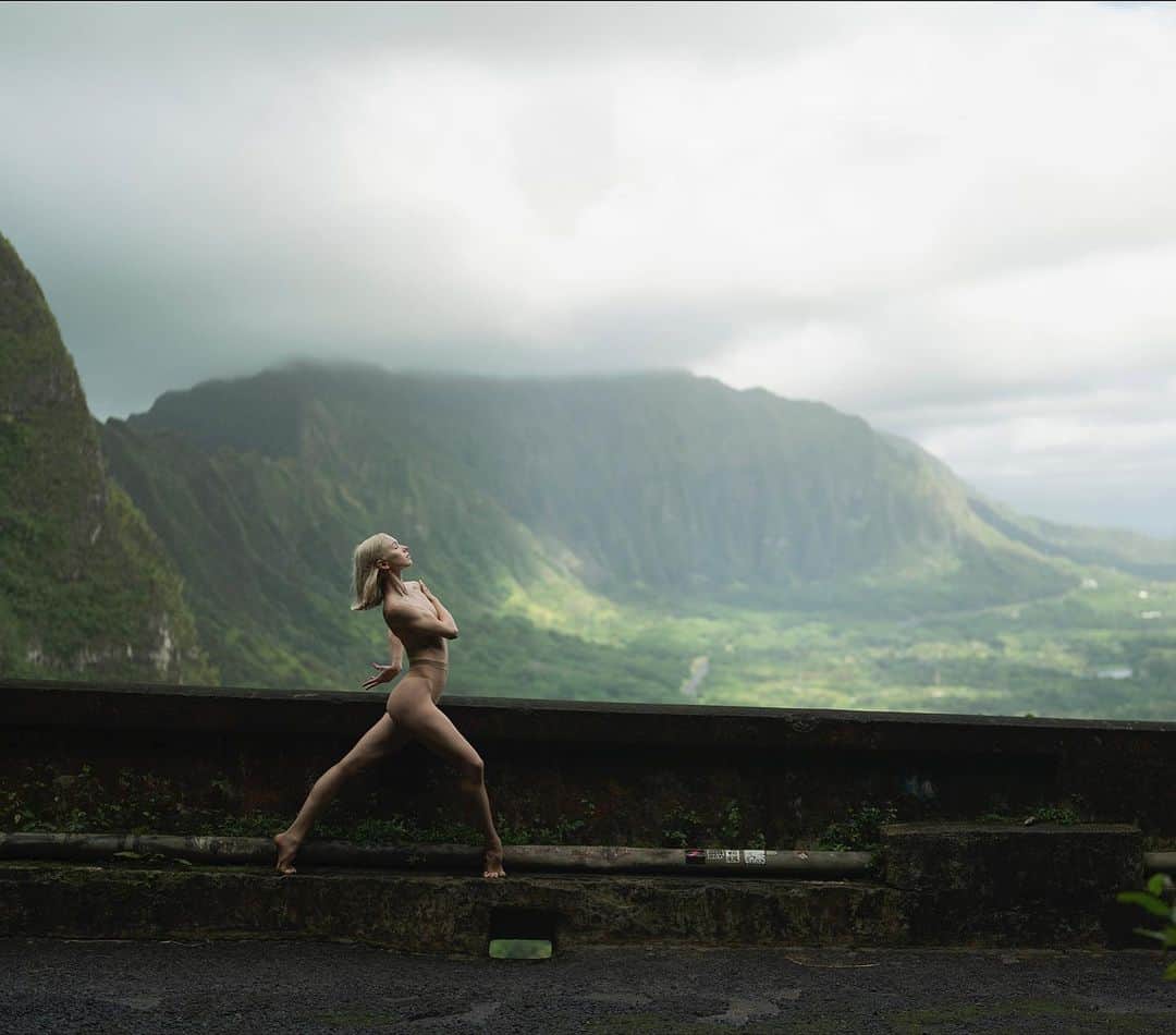ballerina projectのインスタグラム：「𝐌𝐢𝐤𝐚𝐞𝐥𝐚 𝐊𝐞𝐥𝐥𝐲 on the Old Pali Road.   @mikaelakelly__ #mikaelakelly #  Ballerina Project 𝗹𝗮𝗿𝗴𝗲 𝗳𝗼𝗿𝗺𝗮𝘁 𝗹𝗶𝗺𝗶𝘁𝗲𝗱 𝗲𝗱𝘁𝗶𝗼𝗻 𝗽𝗿𝗶𝗻𝘁𝘀 and 𝗜𝗻𝘀𝘁𝗮𝘅 𝗰𝗼𝗹𝗹𝗲𝗰𝘁𝗶𝗼𝗻𝘀 on sale in our Etsy store. Link is located in our bio.  𝙎𝙪𝙗𝙨𝙘𝙧𝙞𝙗𝙚 to the 𝐁𝐚𝐥𝐥𝐞𝐫𝐢𝐧𝐚 𝐏𝐫𝐨𝐣𝐞𝐜𝐭 on Instagram to have access to exclusive and never seen before content. 🩰」
