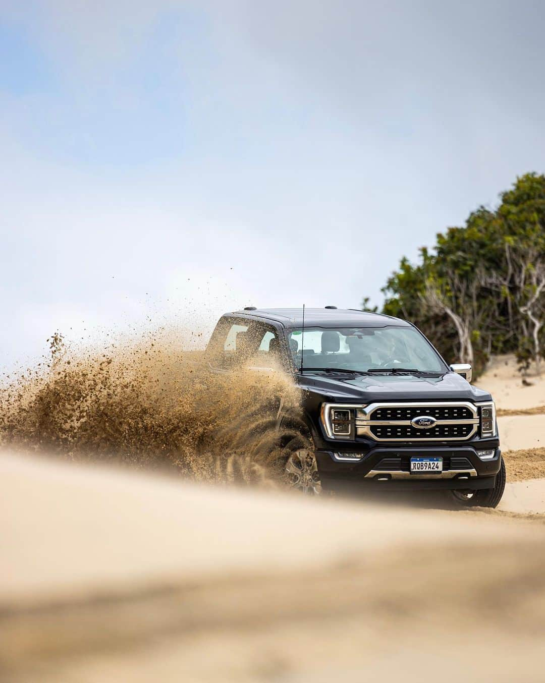 イタロ・フェレイラさんのインスタグラム写真 - (イタロ・フェレイラInstagram)「O nome dela é bruta! Obrigado @fordbrasil  Nova F-150 Platinum 🔥 testada e aprovada.   (📸 @if15sports + @buxexa_15 )」6月16日 23時33分 - italoferreira