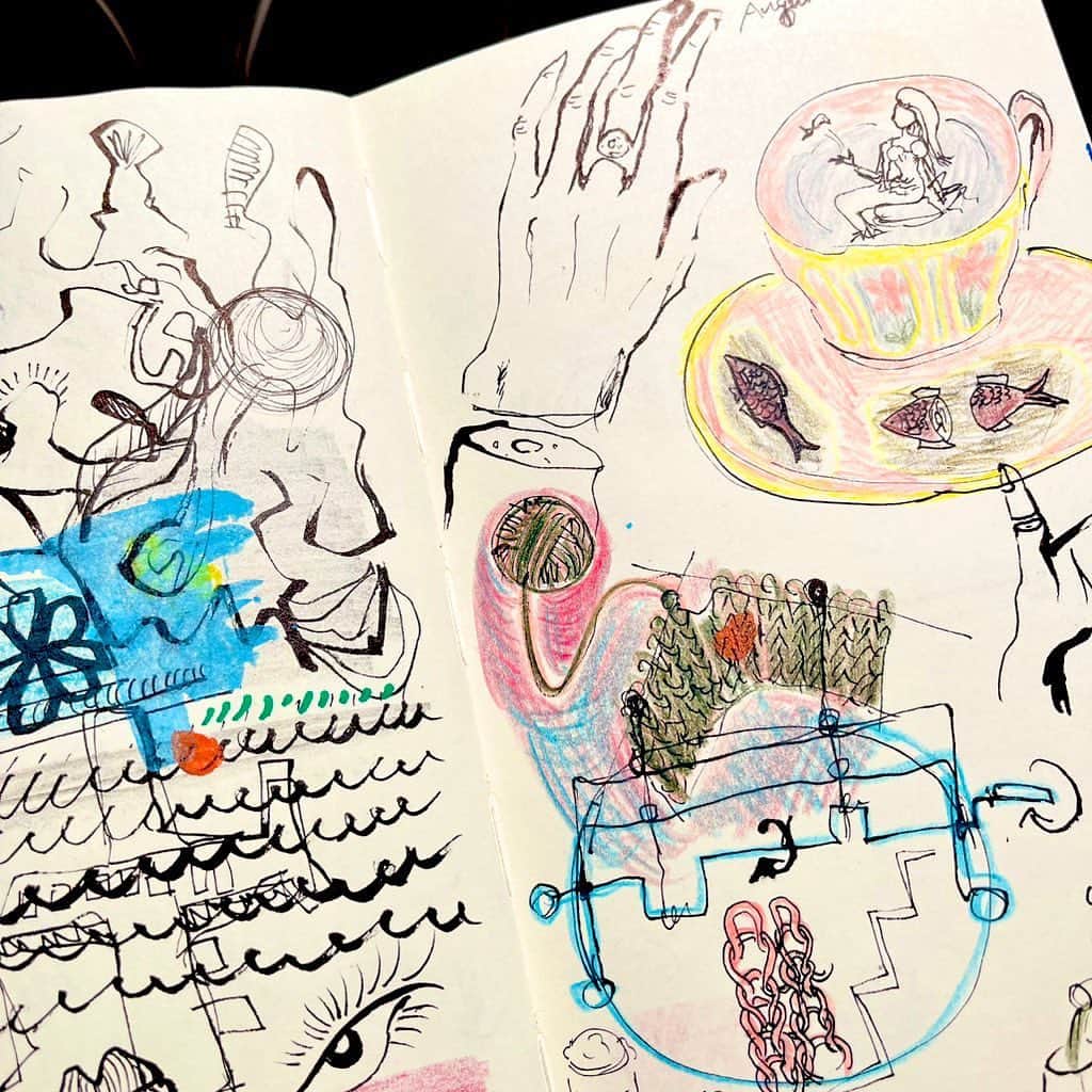 池田有希子のインスタグラム：「落書き。  #doodle #doodleoftheday #sketchbook」