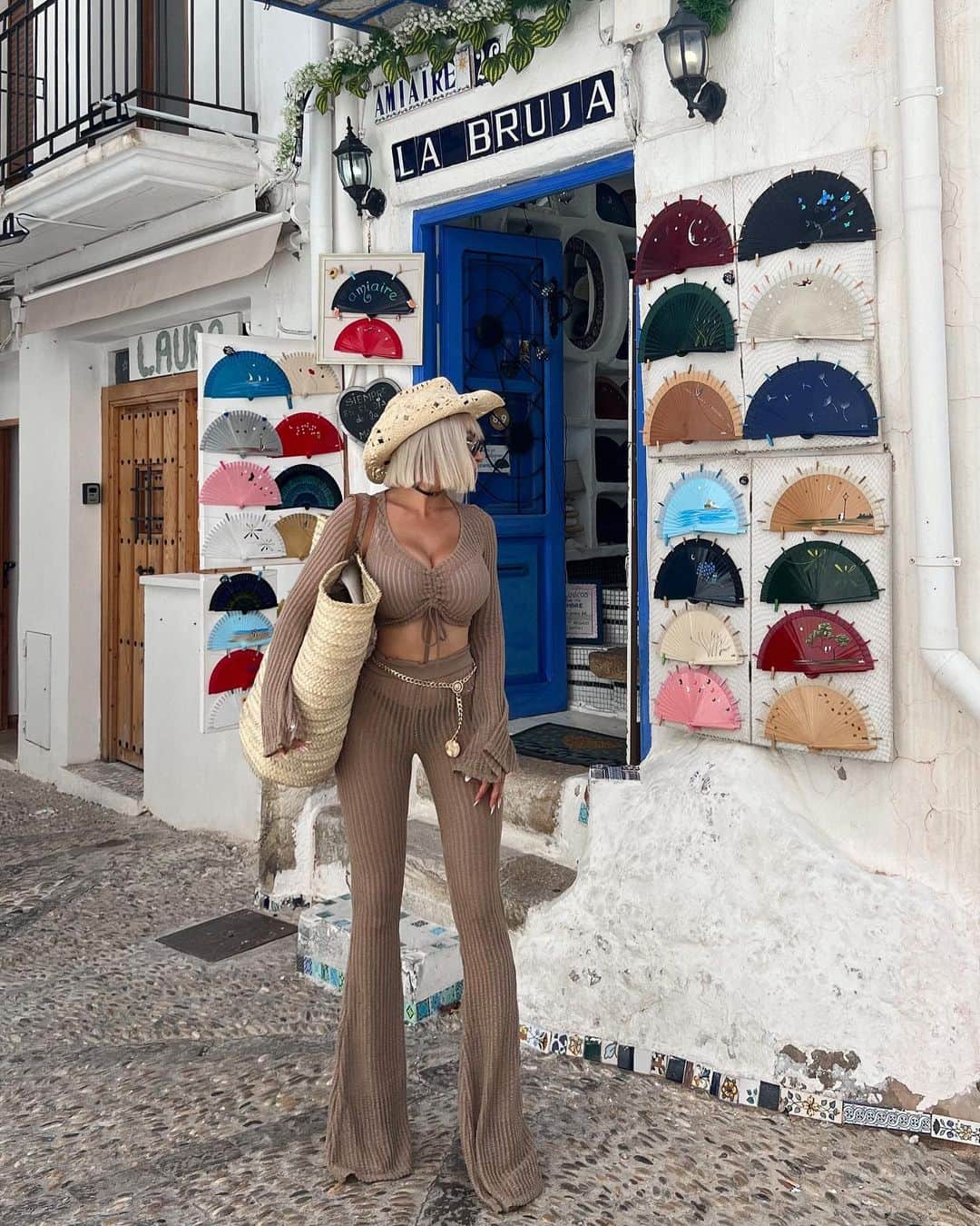 イリーナ・イワノワさんのインスタグラム写真 - (イリーナ・イワノワInstagram)「@FashionNova new Malibu collection just launched 😎  Wearing size XS ( stretchy)」6月16日 23時43分 - hipdoll
