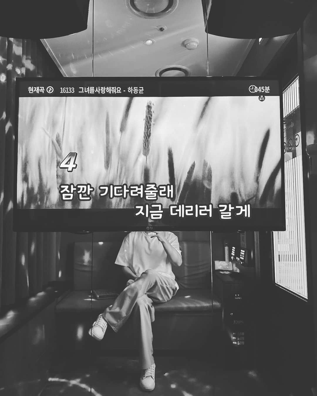 ノ・ジョンヒョンさんのインスタグラム写真 - (ノ・ジョンヒョンInstagram)「🩶  . . . #혼자놀기  #셀카」6月16日 23時56分 - ro_0116