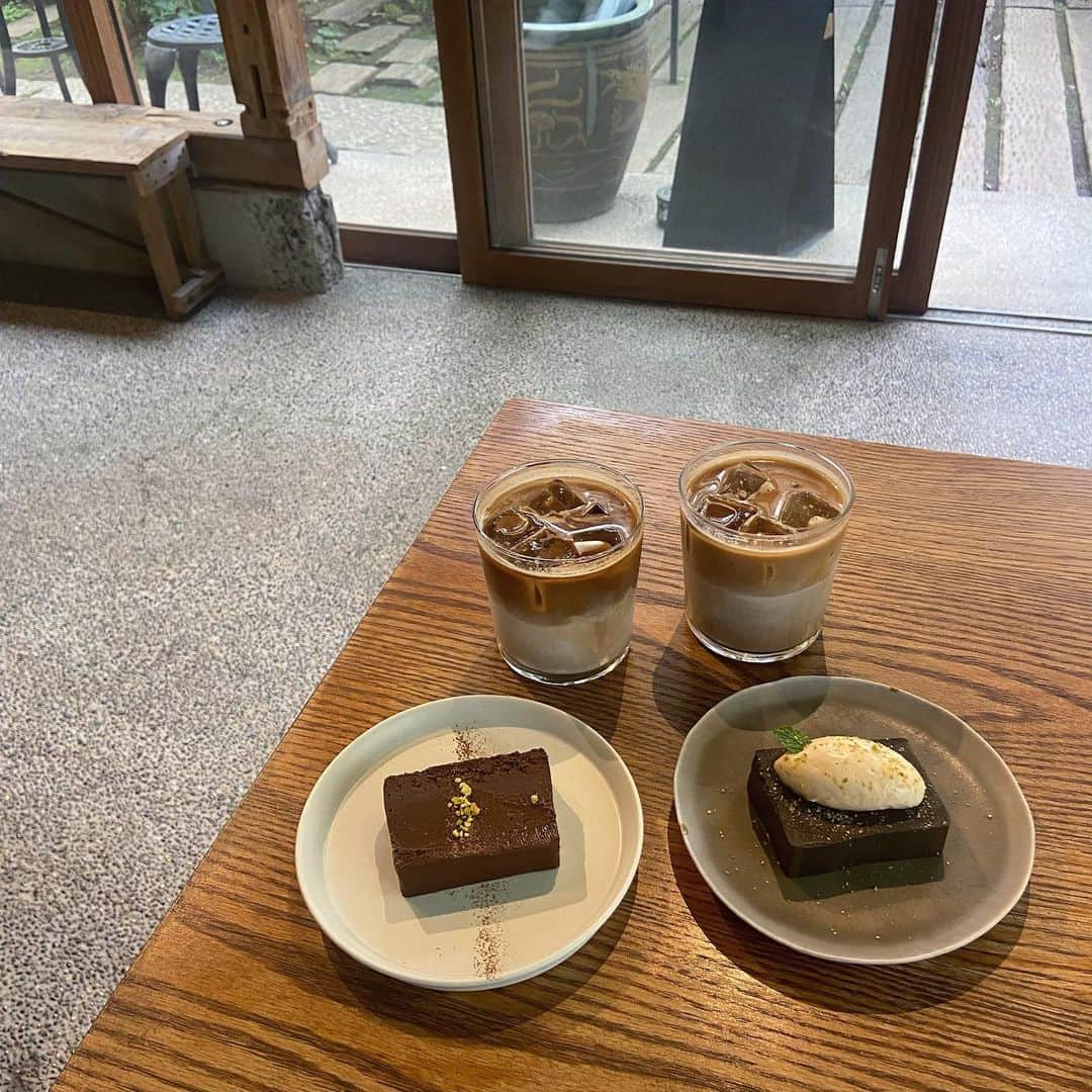 今井瞳のインスタグラム：「𖠚ᐝ ㅤㅤㅤㅤㅤㅤㅤㅤㅤㅤㅤㅤㅤ ㅤㅤㅤㅤㅤㅤㅤㅤㅤㅤㅤㅤㅤ 古民家っぽいね〜 前投稿２つのカフェです( ¨̮ ) 妹といい時間でした＊＊＊  今週もおつかれさまでした🌙 #おやすみなさい #gn ㅤㅤㅤㅤㅤㅤㅤㅤㅤㅤㅤㅤㅤ ㅤㅤㅤㅤㅤㅤㅤㅤㅤㅤㅤㅤㅤ  ㅤㅤㅤㅤㅤㅤ #カフェ巡り #カフェタイム #cafetime #카페투어　 #japanesegirl #actress  ㅤㅤㅤㅤㅤㅤㅤㅤㅤㅤㅤㅤㅤ#きょうのいまい #今井瞳」