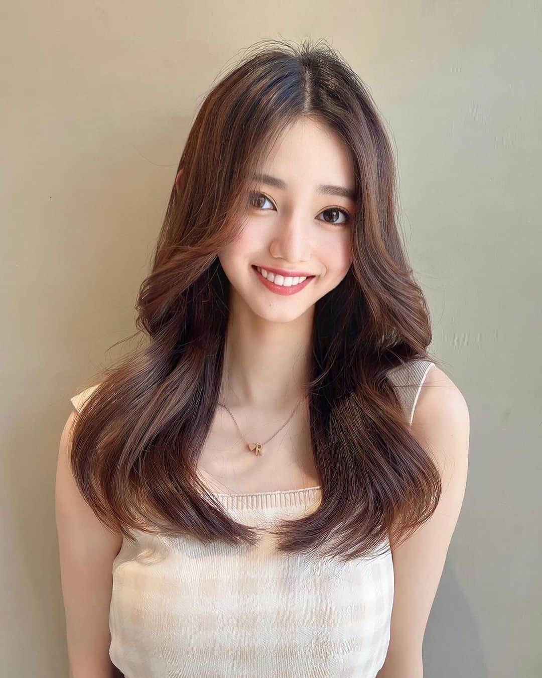 黒木麗奈さんのインスタグラム写真 - (黒木麗奈Instagram)「本日のヘアースタイルはこんな感じでした❣️ この髪型好評で、私も気分ルンルンでした😍😍  1枚目と2枚目皆さんはどっちの雰囲気が好きですか⁇✨✨  Today's hair style was like this ❣️😍  Which one do you like the atmosphere of the 1st and 2nd one??  #身長172 #股下83cm #9頭身  #モデル #ショーモデル #タレント #レースクイーン #日本レースクイーン大賞新人部門 #特別賞受賞 🏆 #にしたんグラビアアイドルオーディション #準グランプリ 🏆 #少しでも気になったらフォロー  #少しでも気になったらいいね  #おすすめ #おすすめに載りたい #拡散 #拡散希望」6月17日 0時00分 - rena__1126