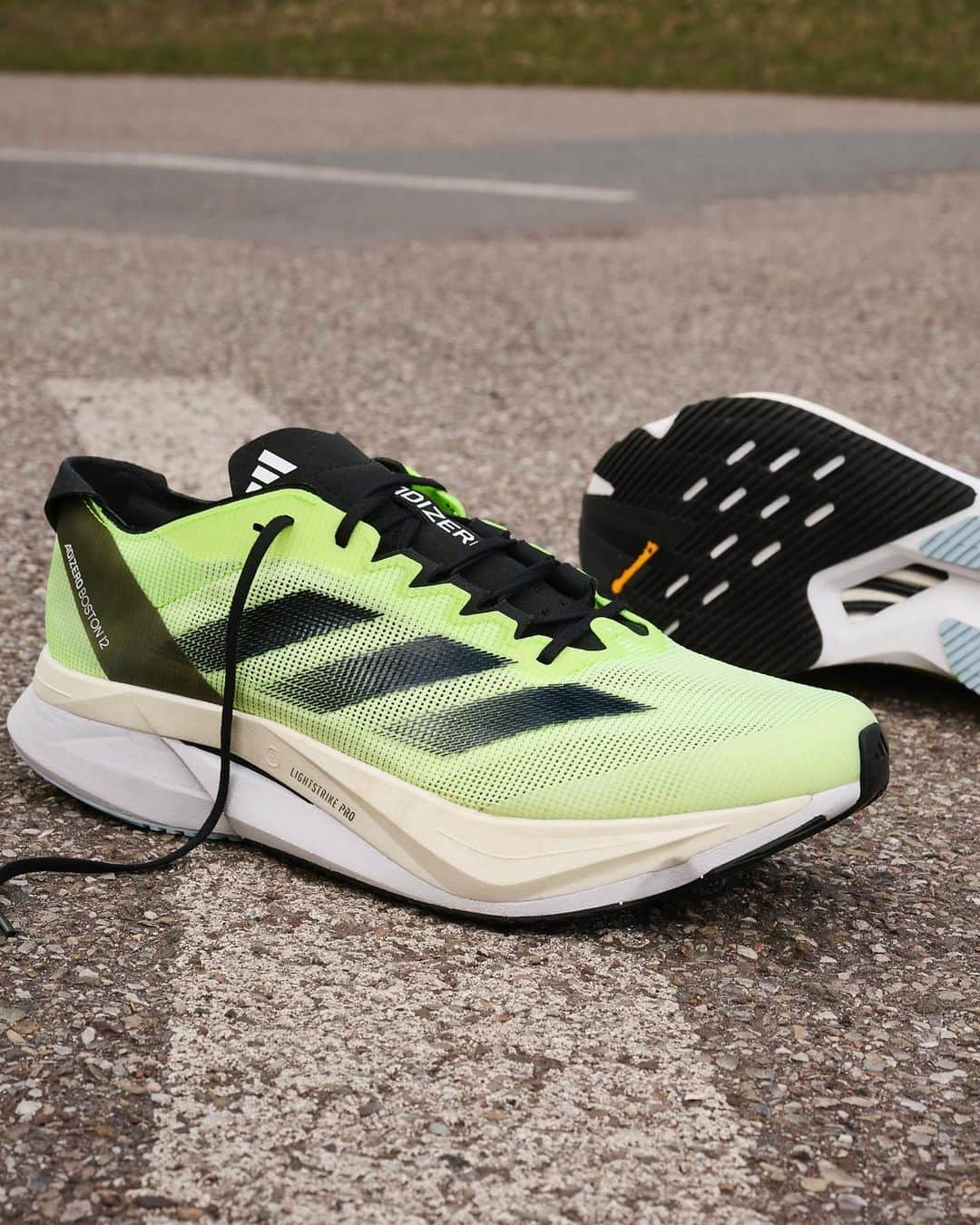 adidas Runningさんのインスタグラム写真 - (adidas RunningInstagram)「Packed with race-day tech, the #Adizero Boston 12 is here to help you train like a champion.  With a lightweight, breathable fit and glass fiber-infused ENERGY RODS 2.0 achieving high-performance midsole stiffness, preparing for your next PB just got exciting.  Swipe it. ➡」6月17日 0時01分 - adidasrunning