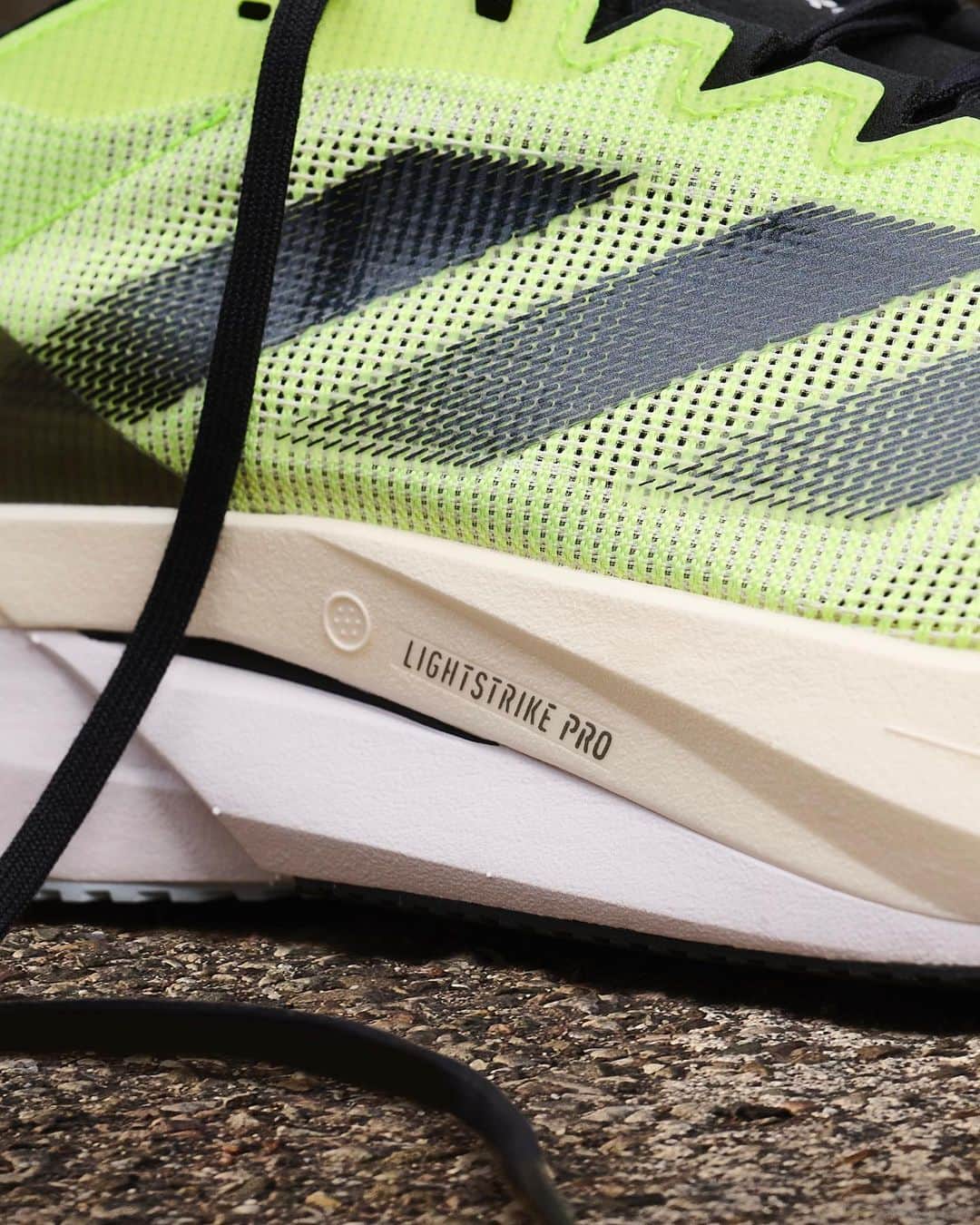 adidas Runningさんのインスタグラム写真 - (adidas RunningInstagram)「Packed with race-day tech, the #Adizero Boston 12 is here to help you train like a champion.  With a lightweight, breathable fit and glass fiber-infused ENERGY RODS 2.0 achieving high-performance midsole stiffness, preparing for your next PB just got exciting.  Swipe it. ➡」6月17日 0時01分 - adidasrunning