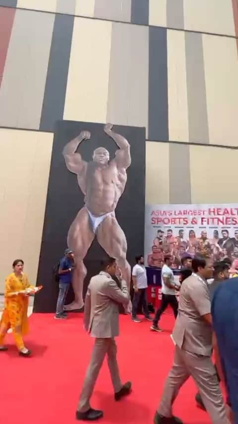 カイ・グリーンのインスタグラム：「INDIA WE ARE HERE 🇮🇳 It’s time to come together for the biggest fitness event of the year, the @ihff_expo and @sheruclassic Join me and thousands of fitness enthusiasts for an unforgettable experience filled with inspiration, motivation, and the chance to witness legendary figures united under one roof! This is an event you absolutely cannot afford to miss.  Stay tuned for updates and behind-the-scenes moments throughout this epic journey!💪🏾  @vivafitnessgo @chroniclesofkingkai   #KaiGreene #ThoughtsBecomeThings #ChroniclesOfKingKai #IHFFIndia」