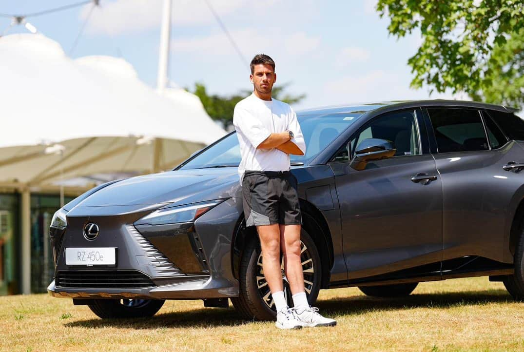 Lexus UKさんのインスタグラム写真 - (Lexus UKInstagram)「Really pumped to join @LexusUK as an official ambassador, who share my passion in striving for excellence every day.   They will be supporting me throughout the season and have been really helpful in hooking me up with a new doubles partner off the court… the all-new, all-electric #LexusRZ」6月17日 0時10分 - lexusuk