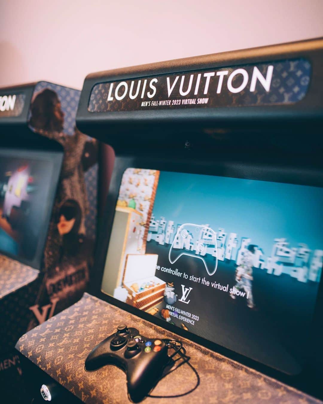 LVMHのインスタグラム：「LVMH at @vivatech – Discover our Maisons innovations   - @louisvuitton Digital Show Experience: an interactive and immersive experience built to rediscover the Louis Vuitton Fashion Show of Fall Winter-2023 Men collection   - @rimowa takes its experts techniques to the metaverse with RTFKT in a new collection that features 888 NFTs to be forged into 888 limited-edition physical suitcases.   - @dior is pleased to present the Augmented Sales Associate, reinventing the shopping experience by combining digital innovation and human expertise.   - @fendi reveals its omnichannel approach: a playful experience pivoting around the use of a mixed-reality headset that extends the physical boundaries of Fendi headquarters in Rome, illustrating multifaceted customer journeys that have proven key at Fendi, from live digital shopping nights and virtual styling tools to AR marketing campaigns.   - @hennessy presents the XO3DBOX, an innovative, creative LED screen in the shape of Hennessy X.O Magnum Box. It displays 360° immersive 3D & 2D content, with QR Code linking to WeChat &/or Website.   - @veuveclicquot: discover the new Ice Jacket made with 3D printing technology.    #LVMH #VivaTech #TechPartInOurFuture」