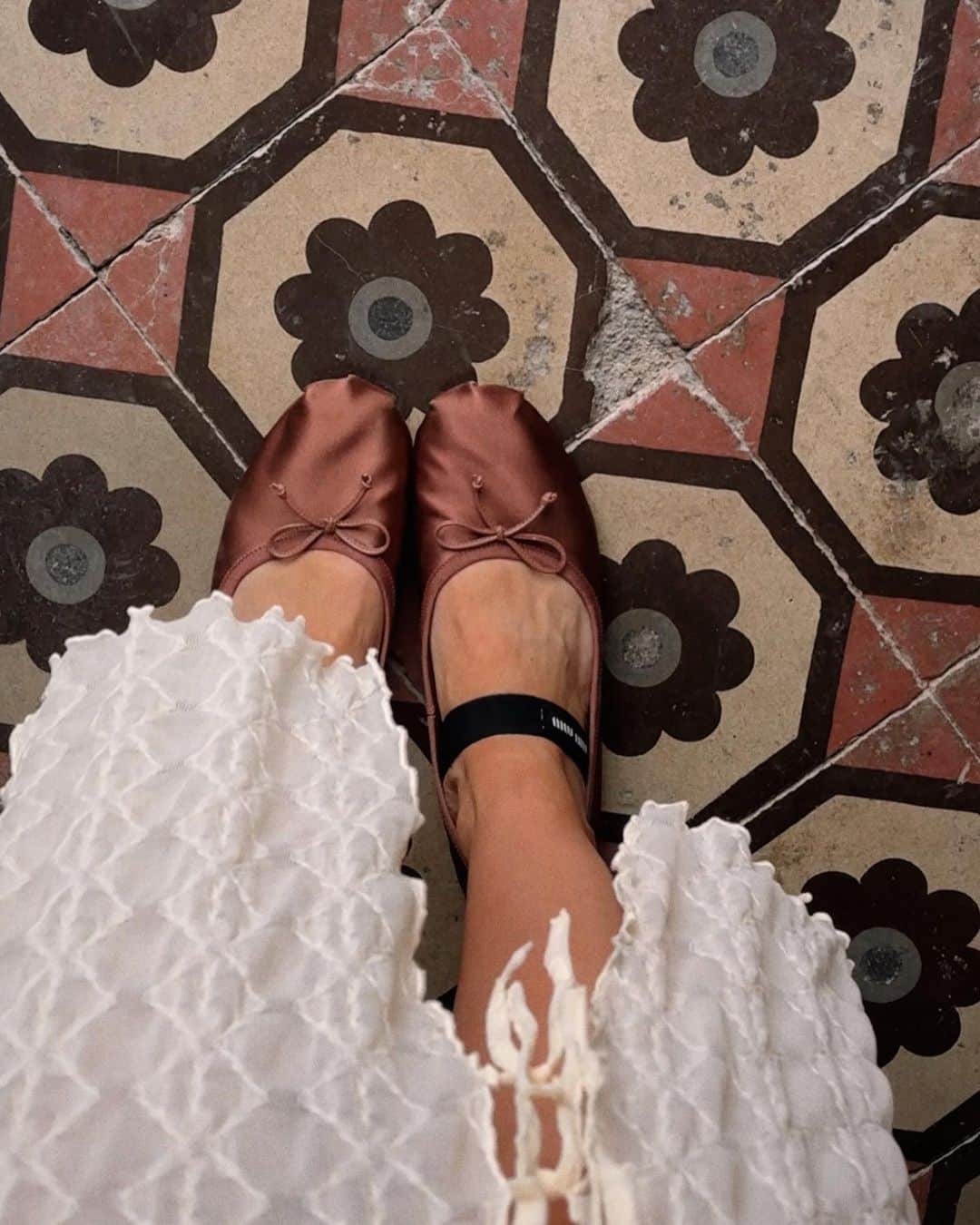 Amber Fillerup Clarkのインスタグラム：「Channeled Italian Renaissance.. ballerina… bride.. ish 👰🏻‍♀️」