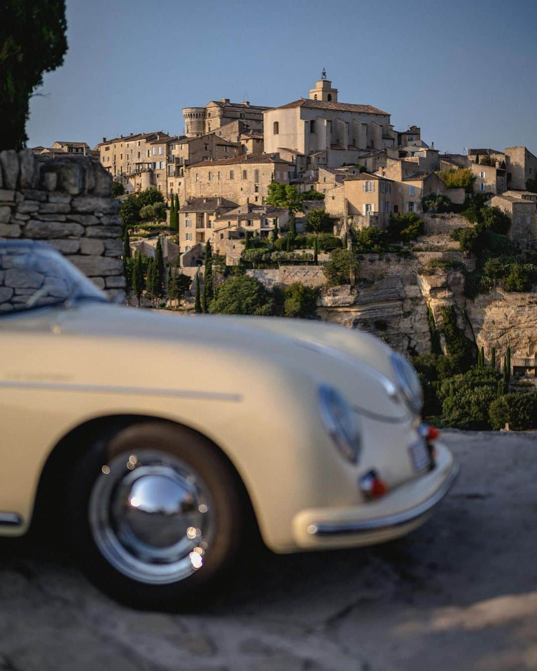 アンドレ・ロッテラーさんのインスタグラム写真 - (アンドレ・ロッテラーInstagram)「The chill ride after the insane @24heuresdumans 100th anniversary edition! @porsche #356speedster #porsche #car #classiccar #motorsport #vintage #dreamcar @arthur_mathieu53 📸 @hannaschoenwald 👕 @leica_camera_deutschland」6月17日 0時59分 - andre_lotterer