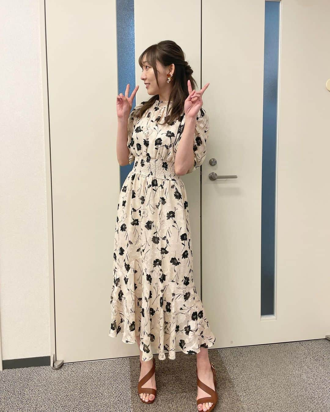 須田亜香里さんのインスタグラム写真 - (須田亜香里Instagram)「ここ最近の生放送で着た衣装さんたち💛💗🤍💜🖤  #須田亜香里衣装 #スロイジ #東海テレビスイッチ #abema的ニュースショー  #ドデスカ」6月17日 1時07分 - akarisuda