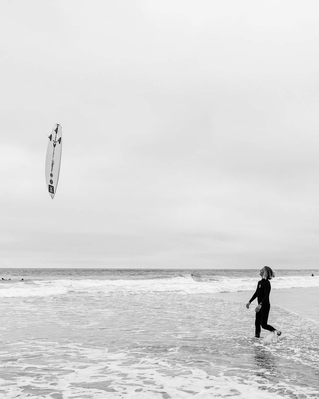 ニクソンのインスタグラム：「Through the perspective of renowned surf photographer, Todd Glaser.   “What I love about a #Nixon photo and the brand itself is that it’s always been visually driven and has given the opportunity for photographers to share their vision of the lifestyle that we all love to live.  You never really know what you’re going to see with a #Nixon photo and that’s what I love about them.  From underwater shoots deep in Tahiti to some of the original collage images and at times intentionally blurry images through the eyes of the riders themselves, their images make you feel like you’re in the room, water or on the mountain with whoever is in the frame.  A part of the tribe if you will. The visual of the product is always secondary to what it’s like to participate in whatever is happening in frame.” - @toddglaser」