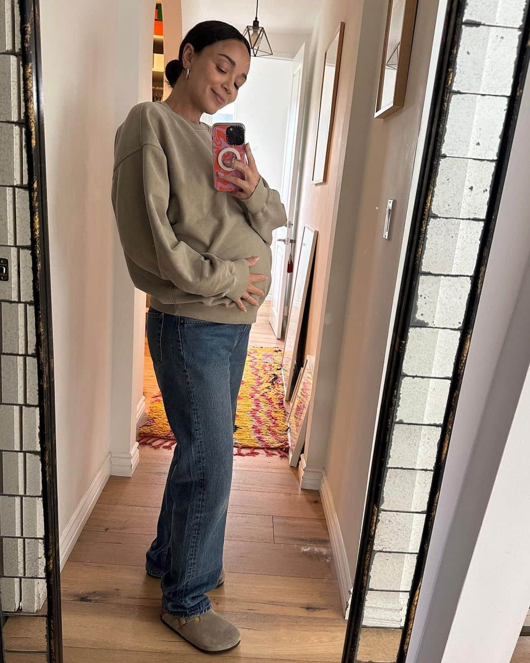 アシュリー・マデクウェさんのインスタグラム写真 - (アシュリー・マデクウェInstagram)「Bump fits   #pregnantbelly」6月17日 1時27分 - ashleymadekwe