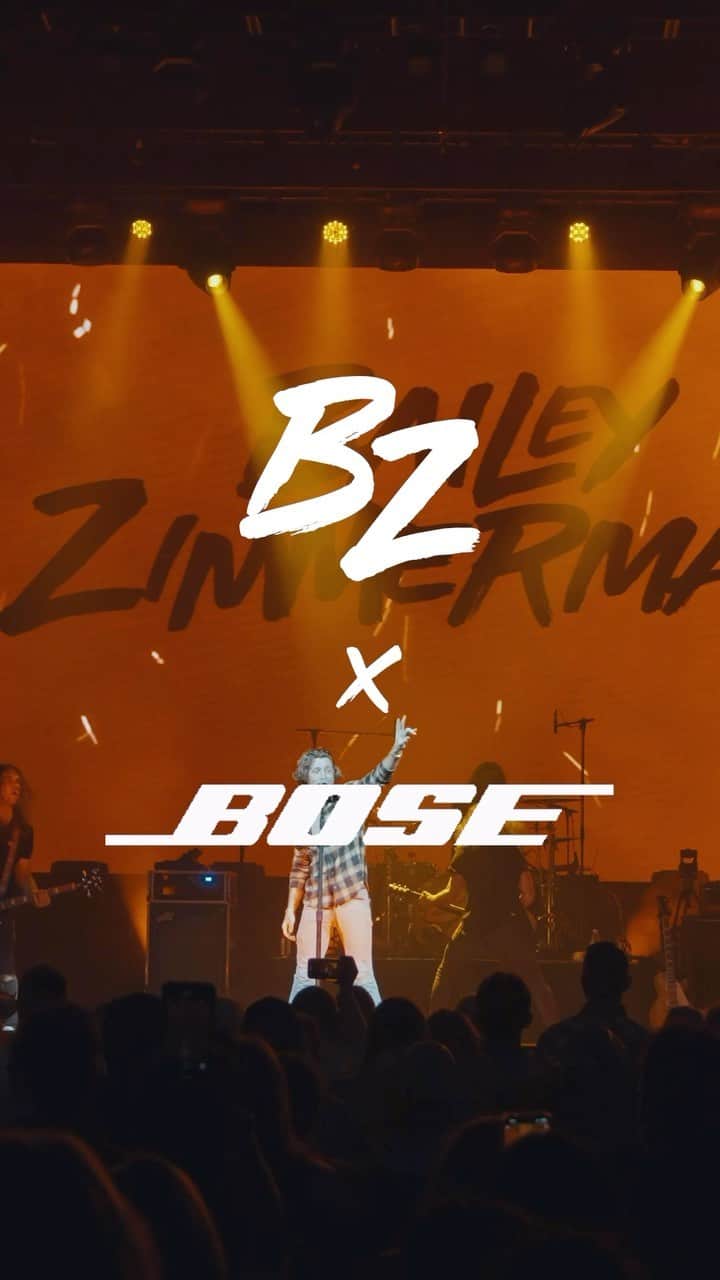 BOSEのインスタグラム：「We are BACK on the road baby🔥 @bose and I are taking you along on our trip to Oklahoma for soundcheck, a CRAZY show and of course GOLF ⛳️ Go check out the full video on my YouTube!」