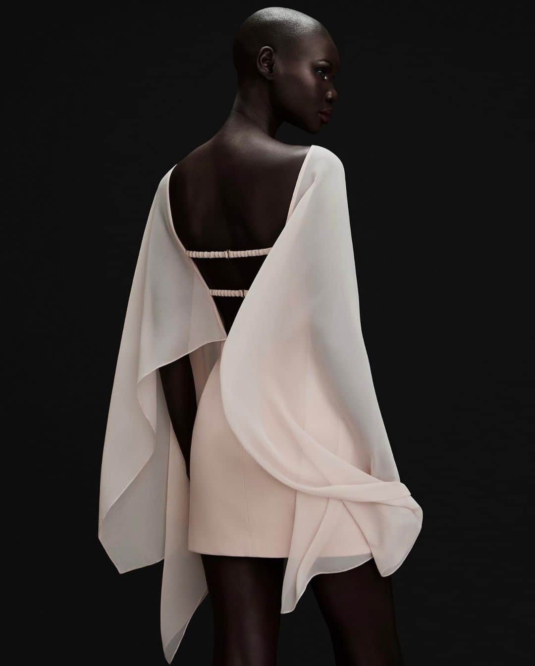 Mayela Vazquezのインスタグラム：「Resort 2024 silk illusion mini dress.」